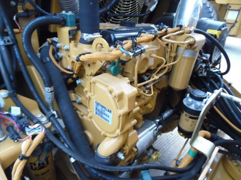 CAT CB534D Road Roller for Sale 2022 862 Hours used excavator 2022 photo 8