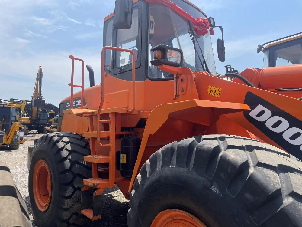 Doosan DL505 Wheel Loader for Sale 2023 1763 Hours used excavator 2023 photo 2
