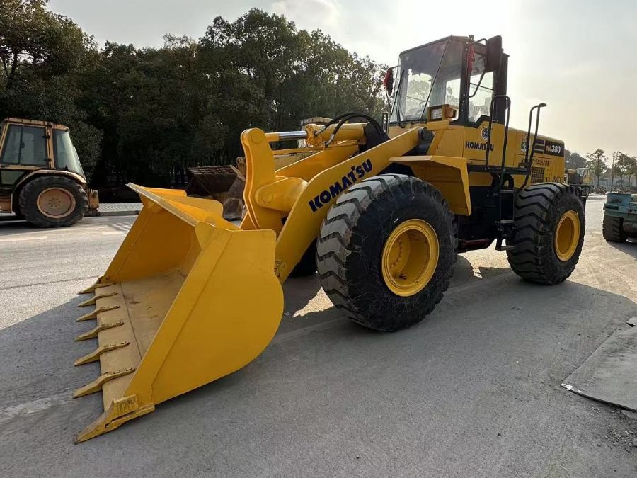 Small Komatsu WA380 Wheel Front Loader Used Japan Made Original