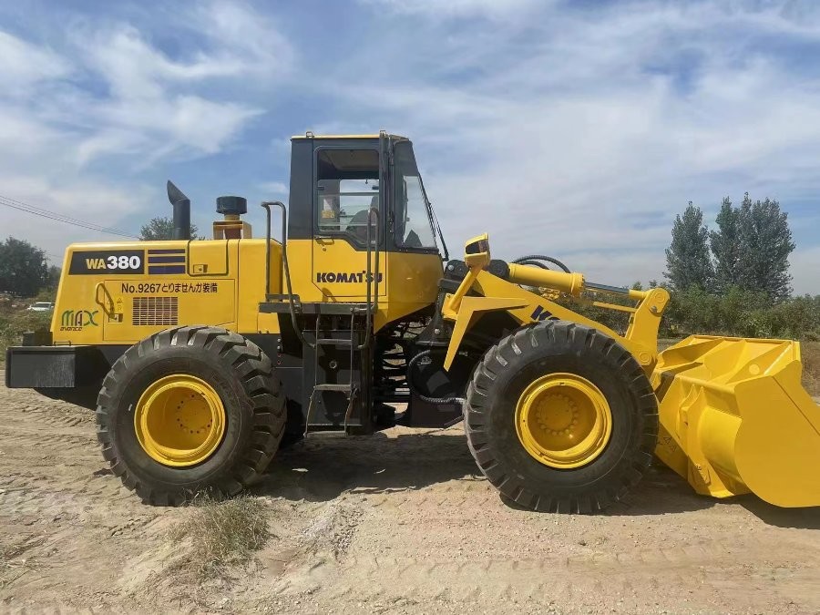 Komatsu WA380-3 Wheel Loader for Sale 2023 536 Hours used excavator 2023 photo 2