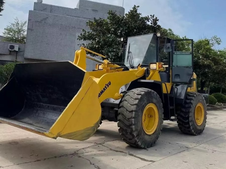 Komatsu WA320 Used Front Loader Wheel Loaders Construction Machinery 4000KG