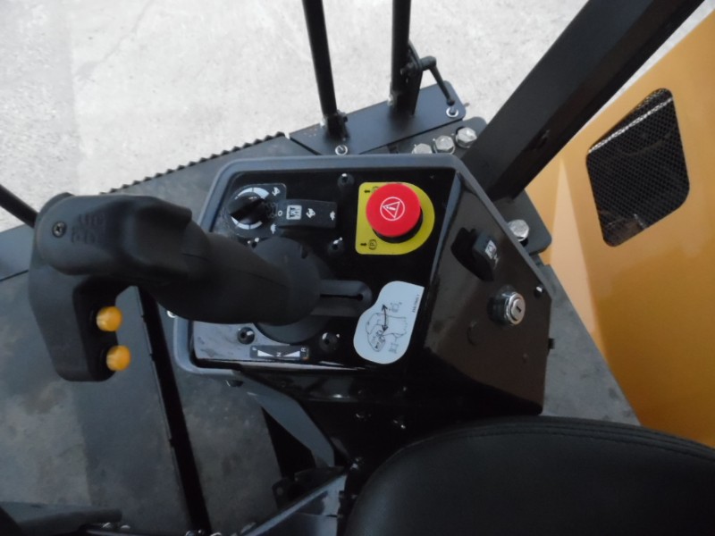 CAT CB534D Road Roller for Sale 2022 862 Hours used excavator 2022 photo 4
