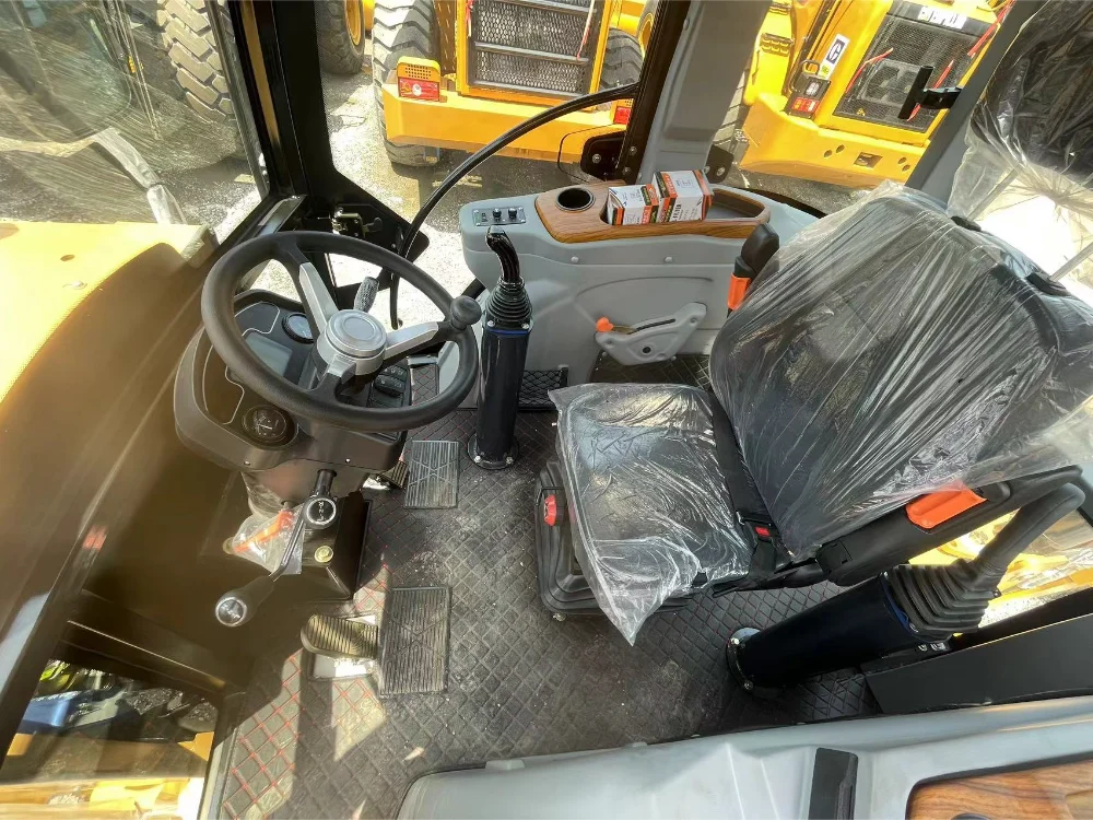 CAT 420F IT Backhoe Loader for Sale 2023 561 Hours used excavator 2023 photo 5