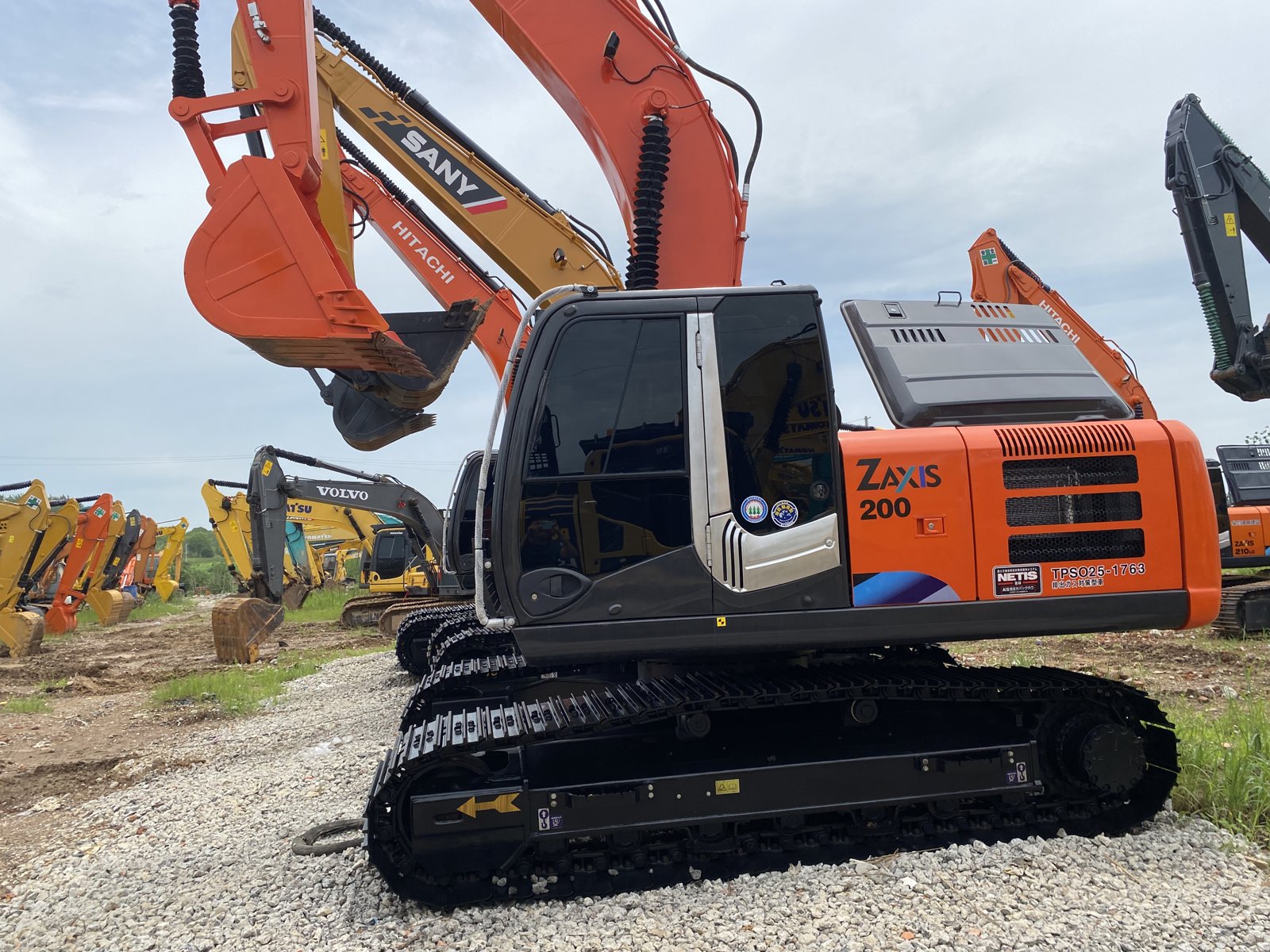 Hitachi ZX200 used excavator 0 photo 6