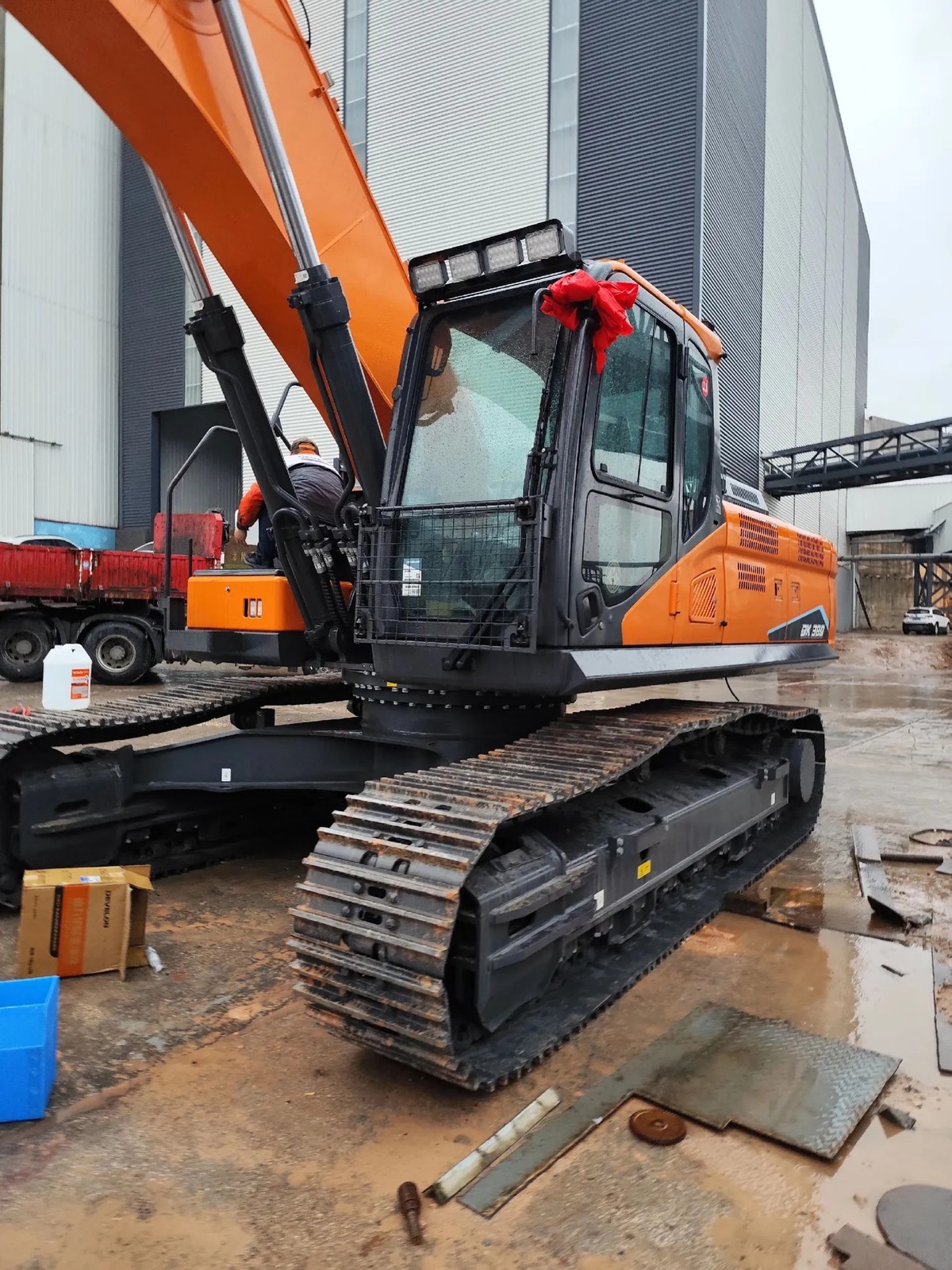 Doosan DX380 used excavator 0 photo 3