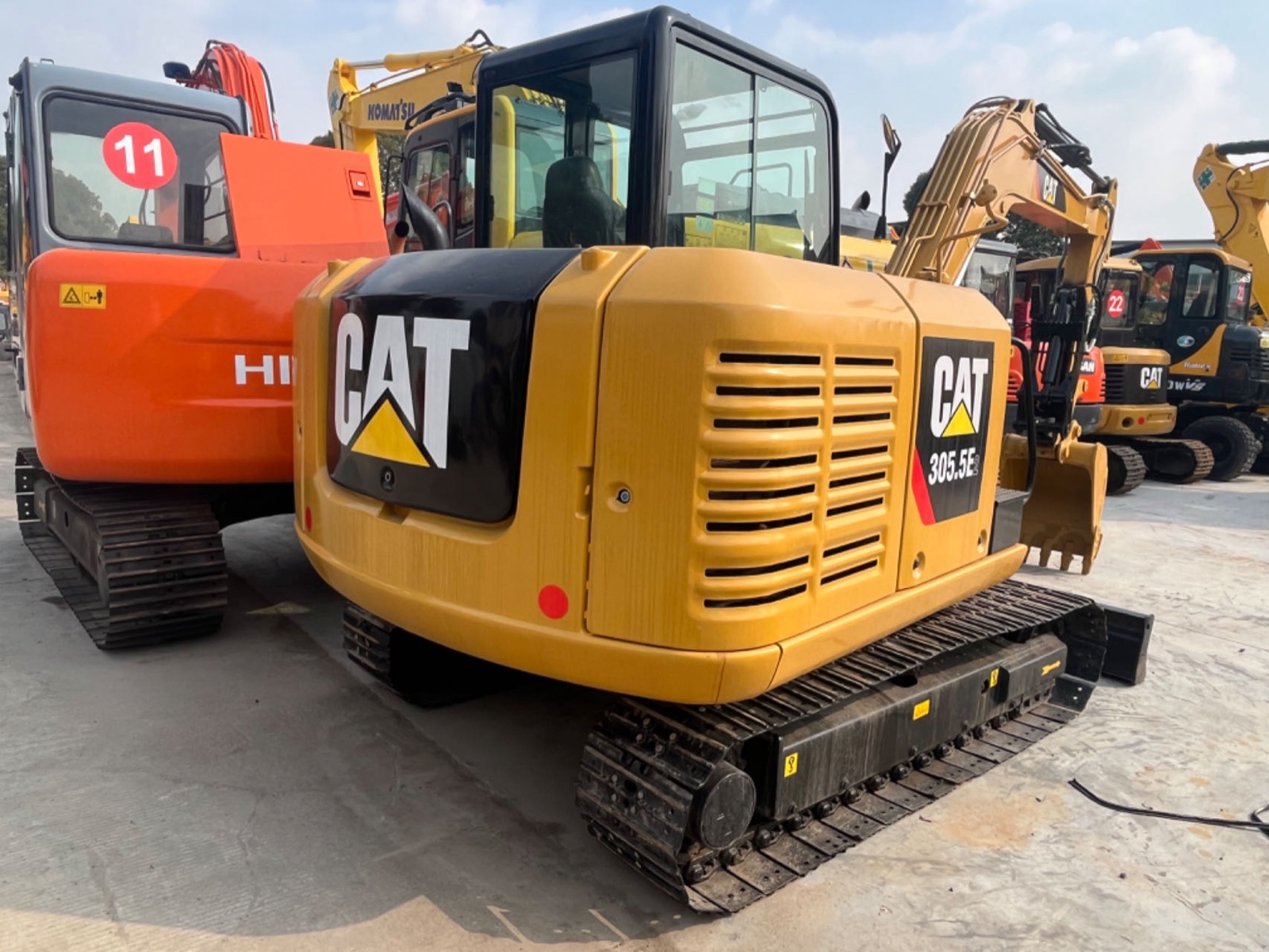 CAT 305.5E2 Mini used excavator 0 photo 3