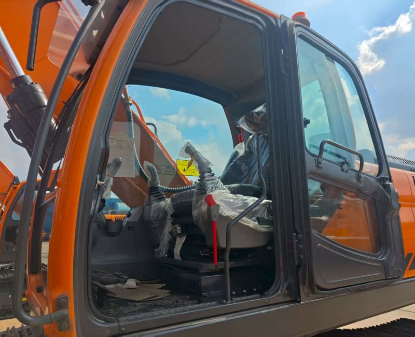 Doosan DX225NLCA used excavator 0 photo 8