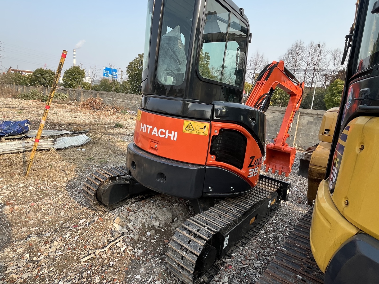 Hitachi 35u Mini used excavator 0 photo 6