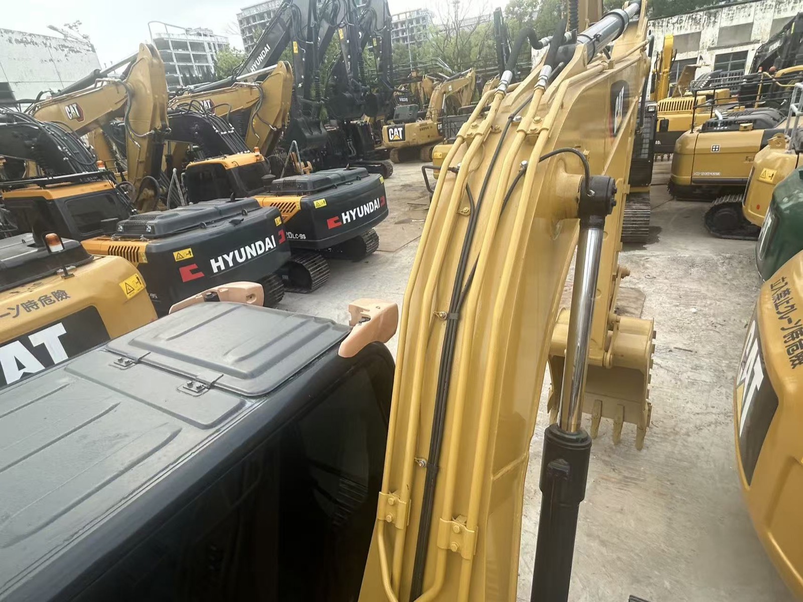 CAT 313D2GC used excavator 0 photo 2