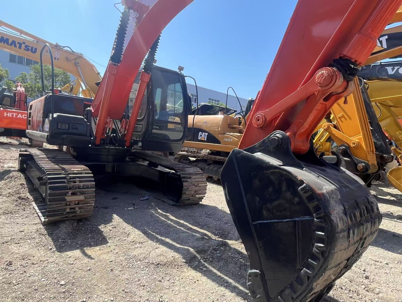 Hitachi 200 used excavator 0 photo 5