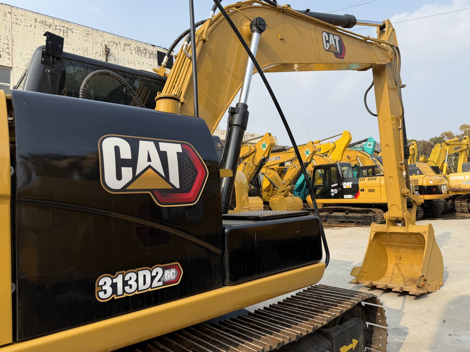 CAT 313 used excavator 0 photo 4