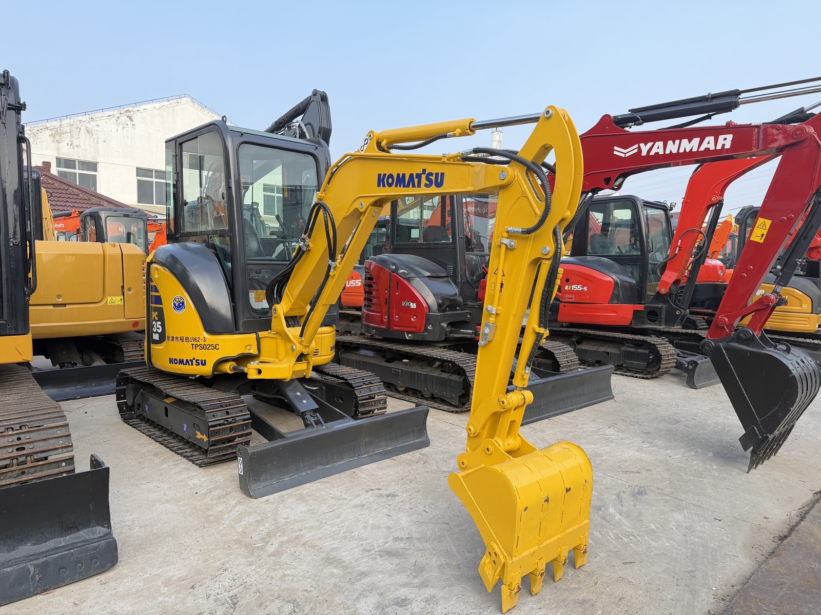 Komatsu 35MR Mini used excavator 0 photo 2