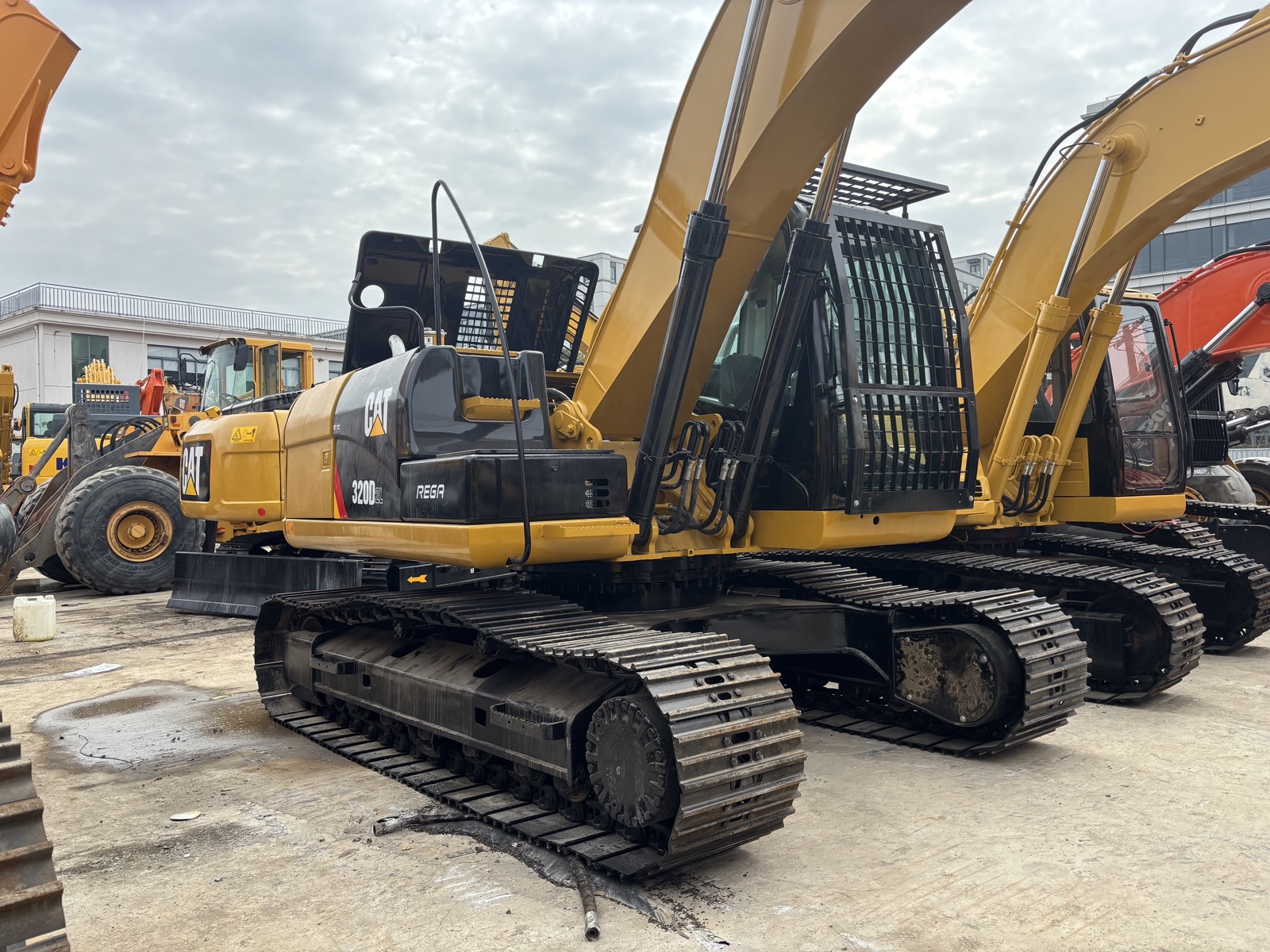 CAT 320D2L used excavator 0 photo 4