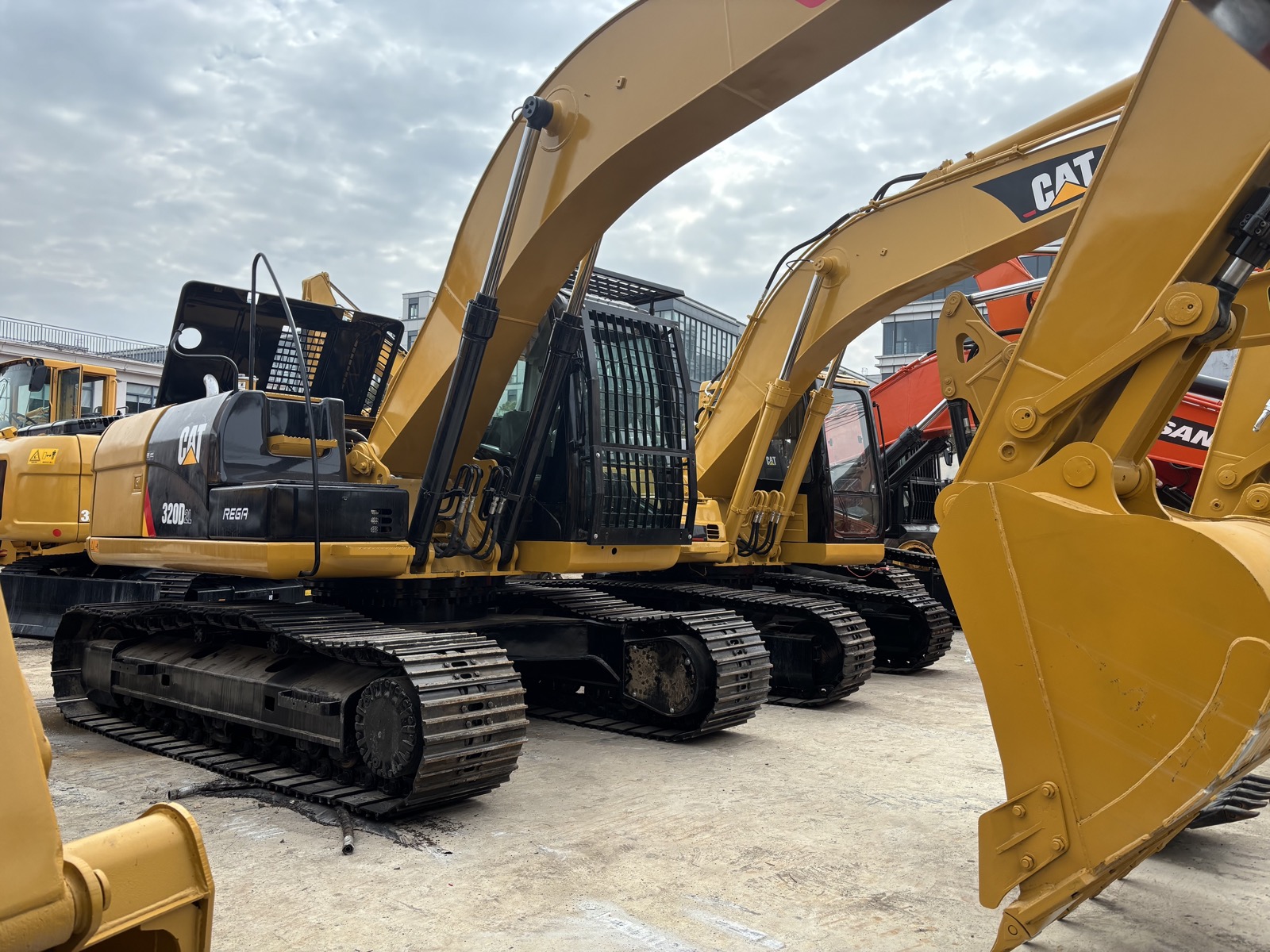 CAT 320D2L used excavator 0 photo 5