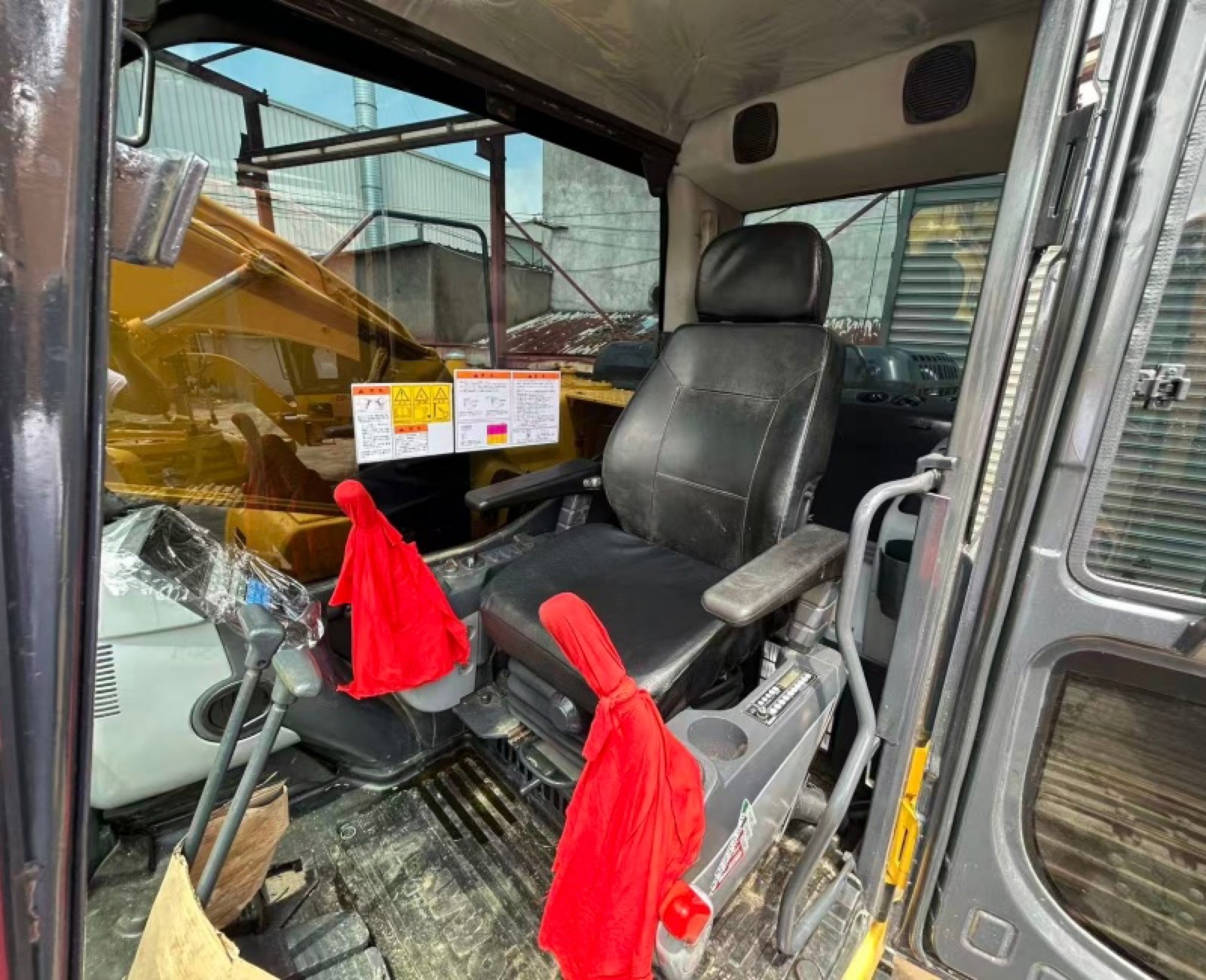 Komatsu PC200 used excavator 0 photo 5