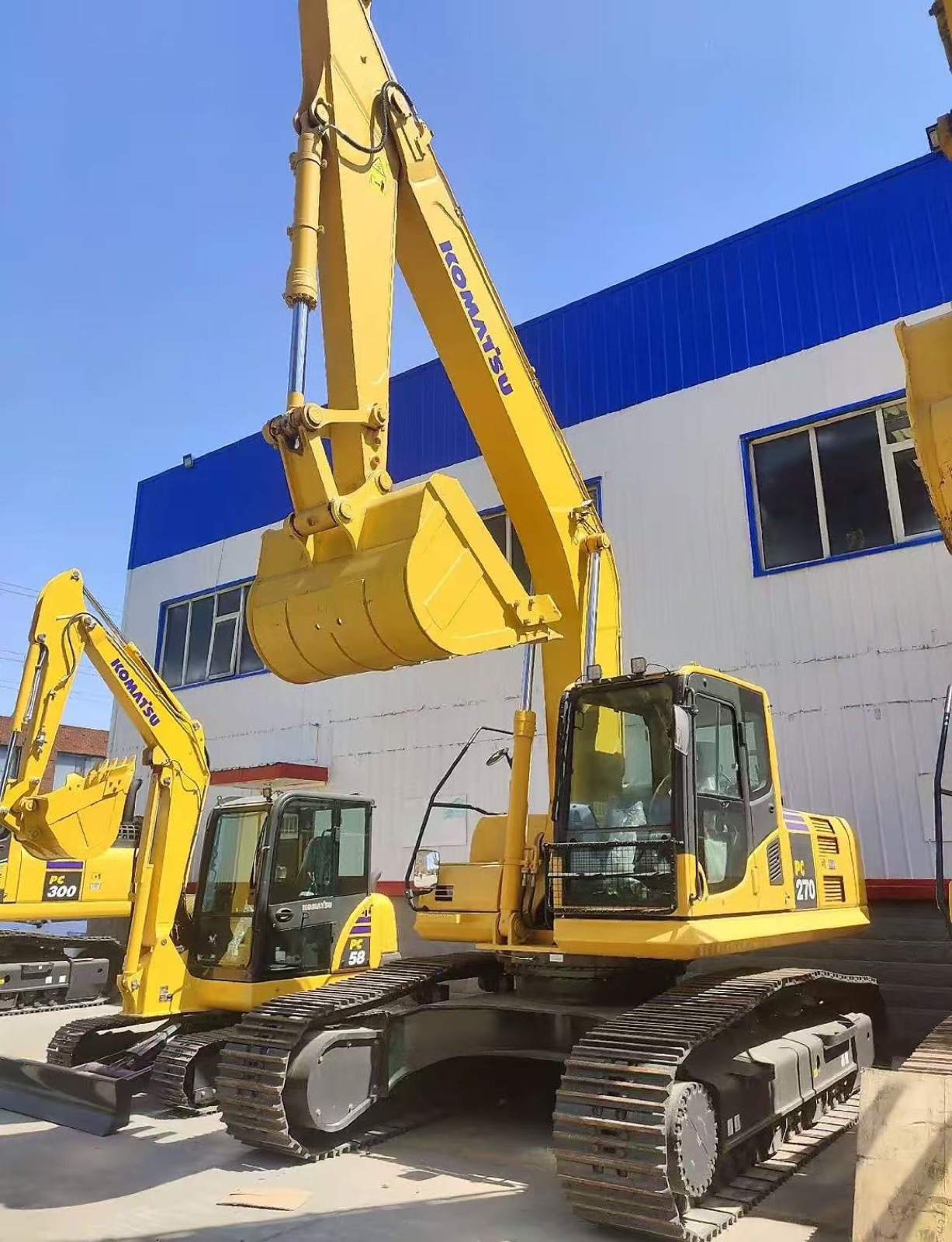 Komatsu PC270 used excavator 0 photo 2