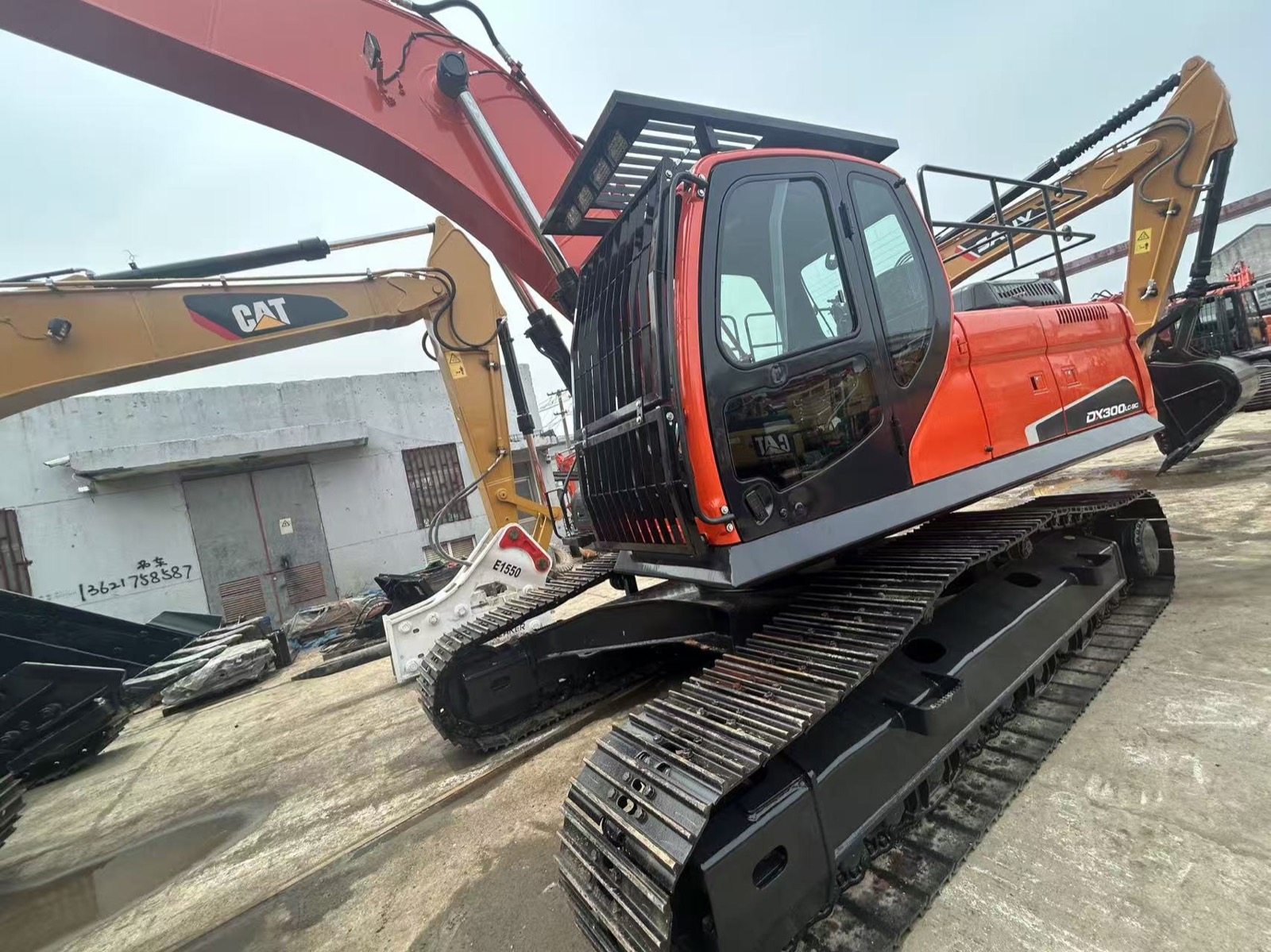 Doosan DX300 used excavator 0 photo 8