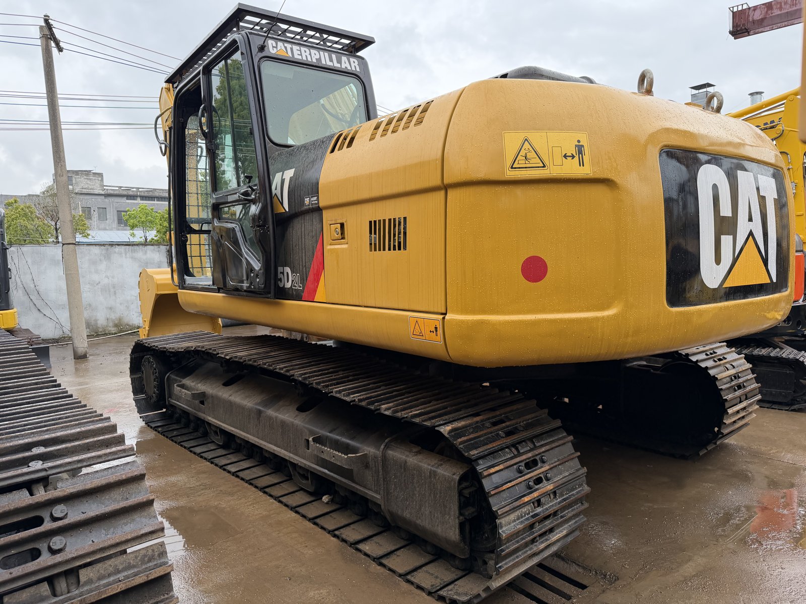 CAT 325 used excavator 0 photo 2