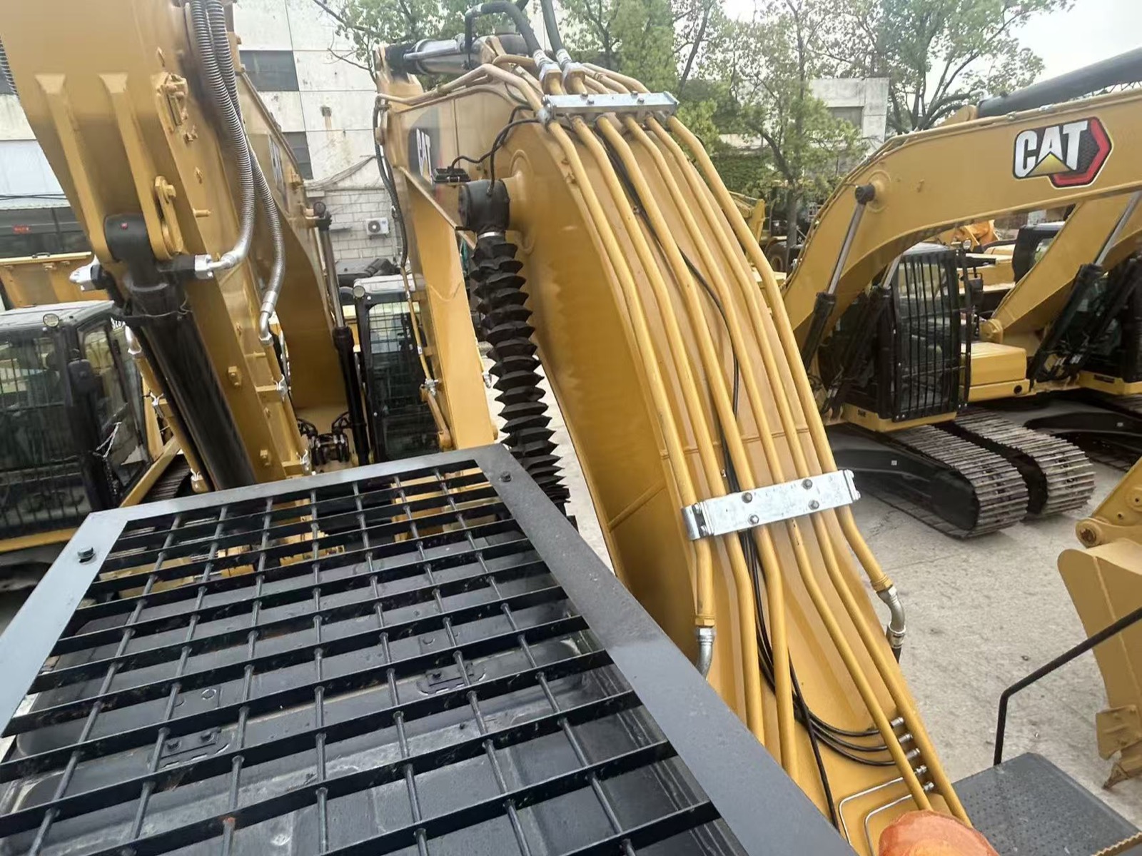 CAT 325D2L used excavator 0 photo 3