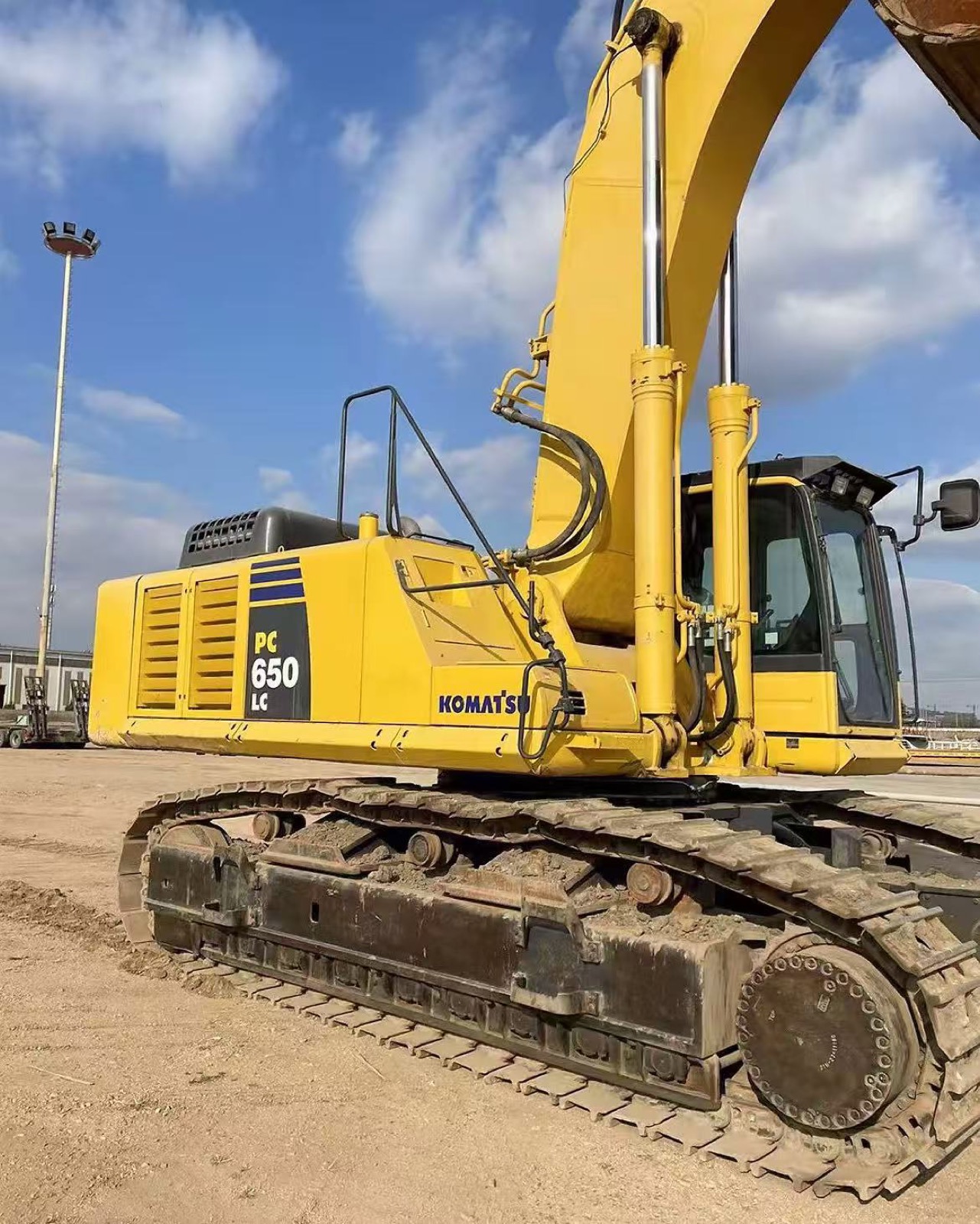 Komatsu PC650 used excavator 0 photo 3
