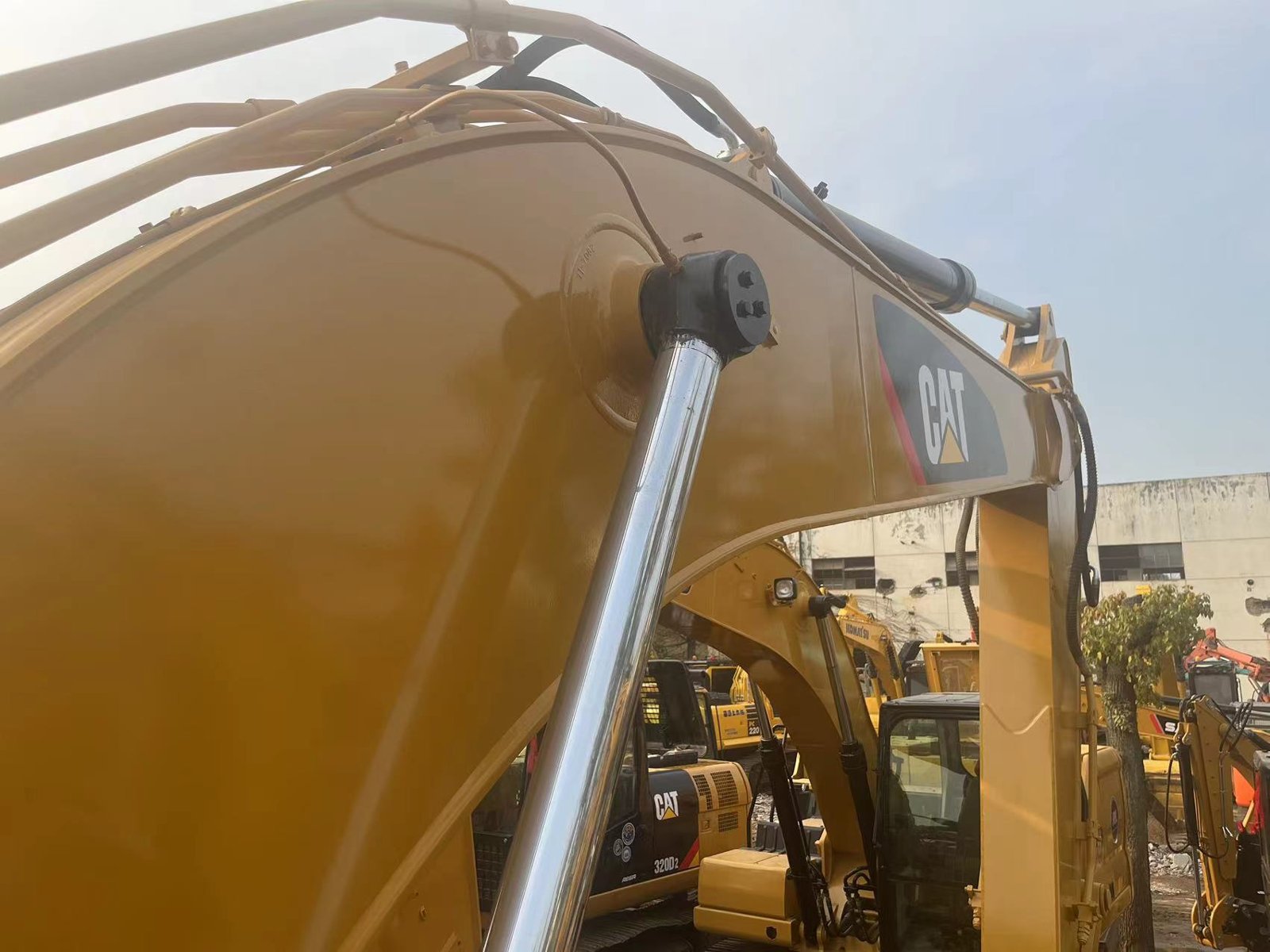 CAT 325D used excavator 0 photo 2