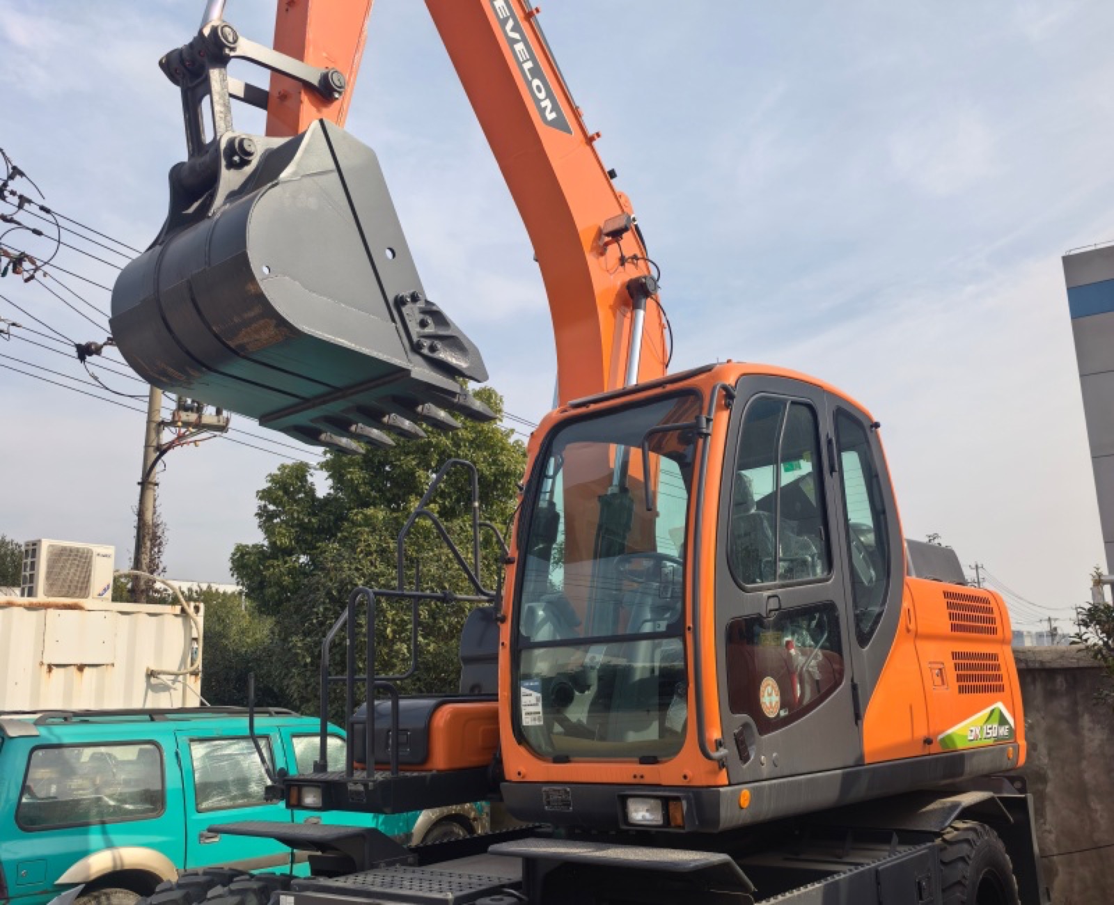Used Doosan DX150WE Excavator for Sale