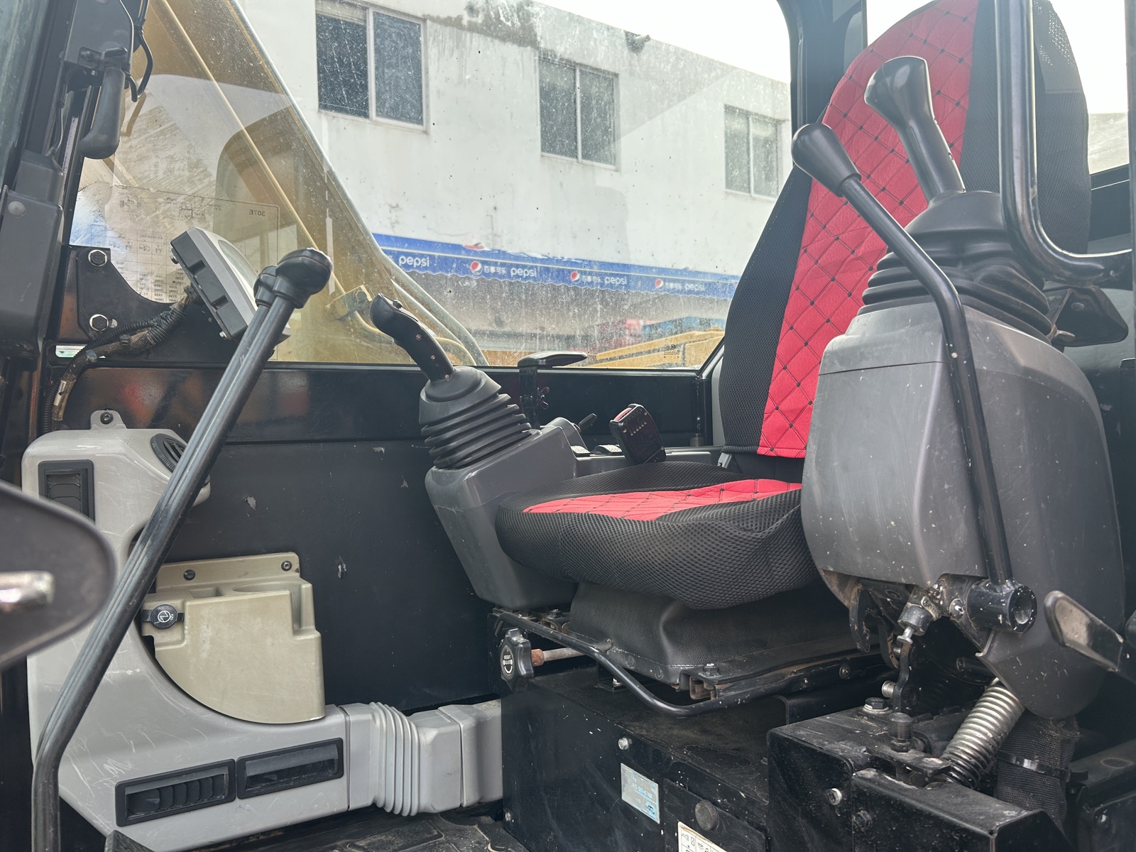 CAT 307E2 Mini used excavator 0 photo 7