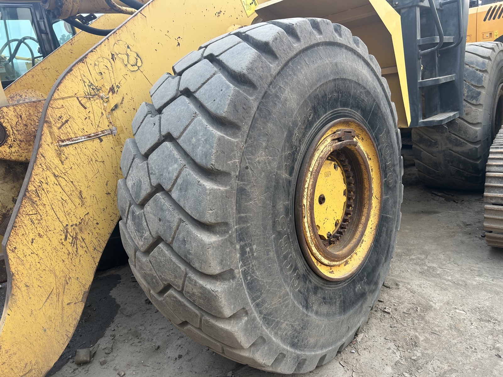 Komatsu WA500 Wheel Loader for Sale used excavator 0 photo 3
