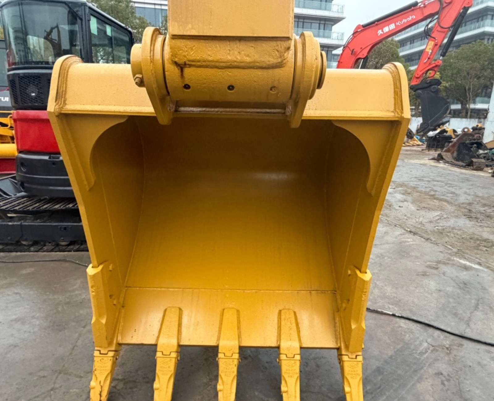 CAT 325 used excavator 0 photo 4