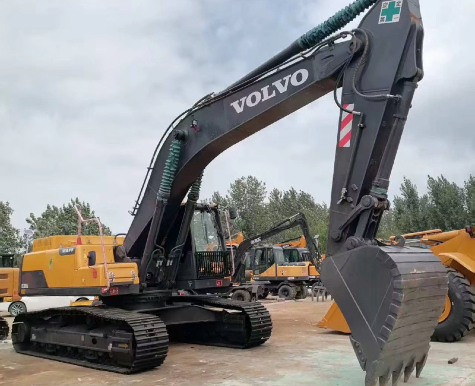 Used Volvo 300 Mini Excavator for Sale