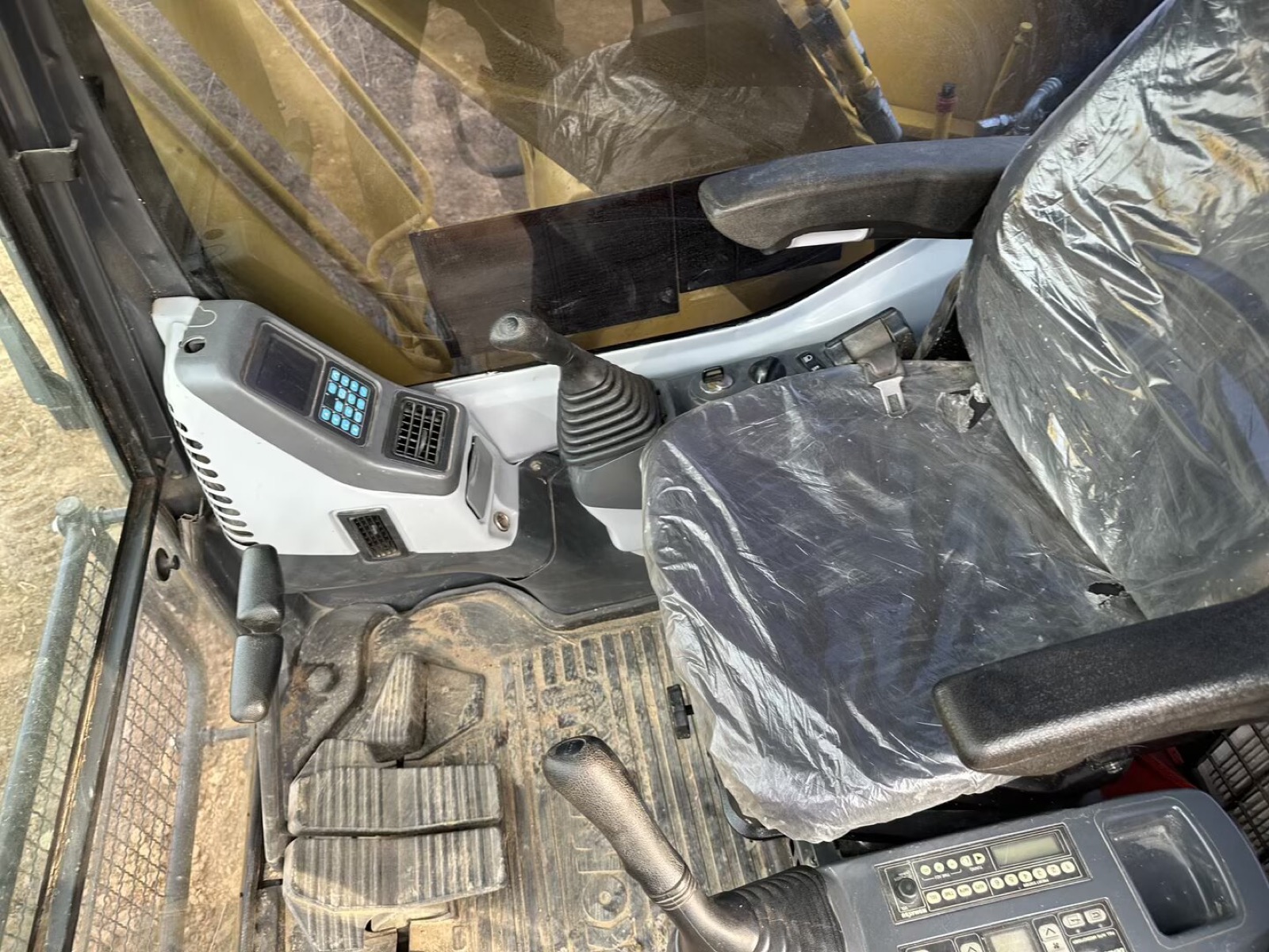 Komatsu PC160 used excavator 0 photo 5