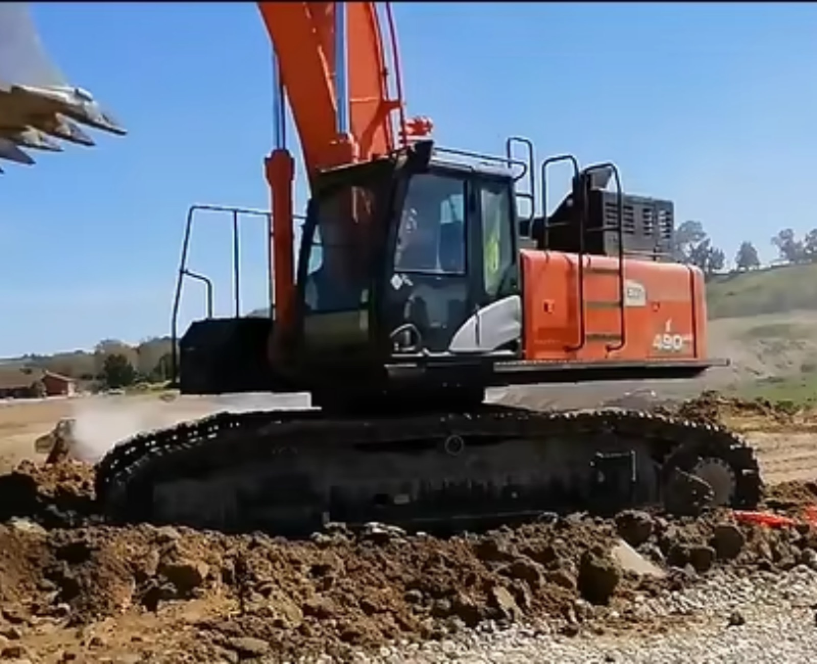 Hitachi 490 used excavator 0 photo 2