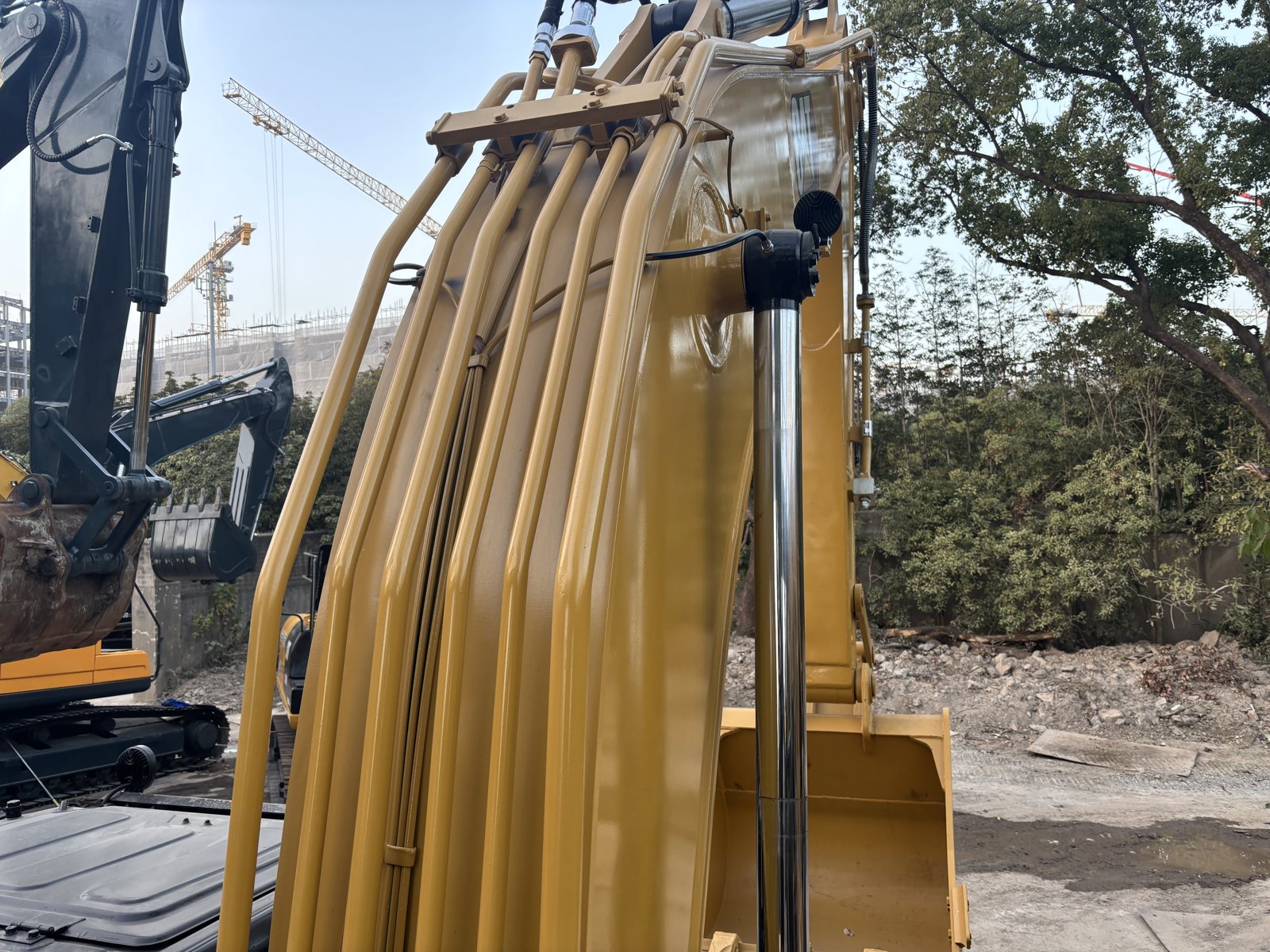 CAT 320 used excavator 0 photo 4