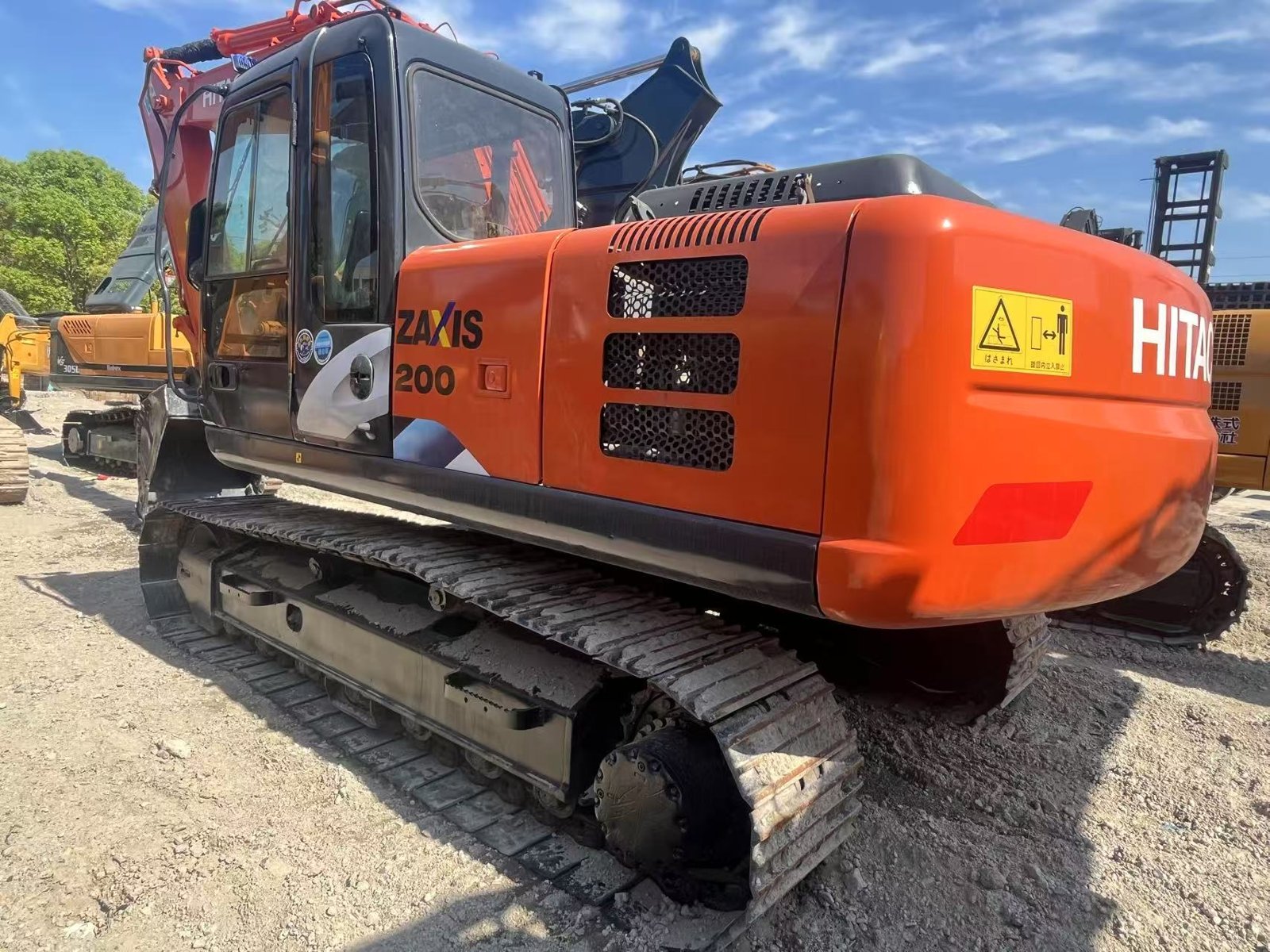 Hitachi 200 used excavator 0 photo 4