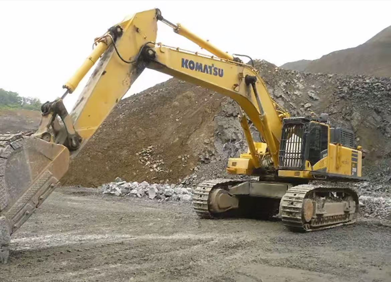 Komatsu PC700 used excavator 0 photo 6