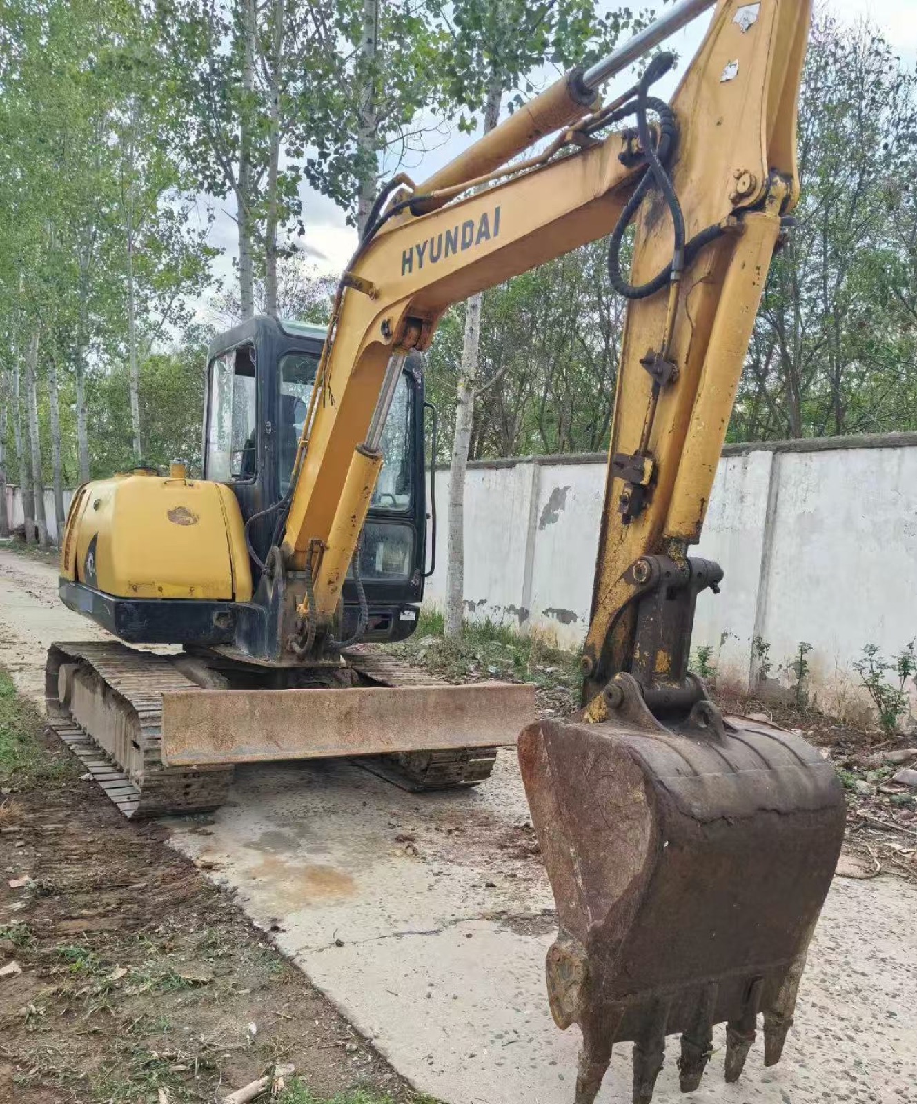 Hyundai R55-7 Mini used excavator 0 photo 3