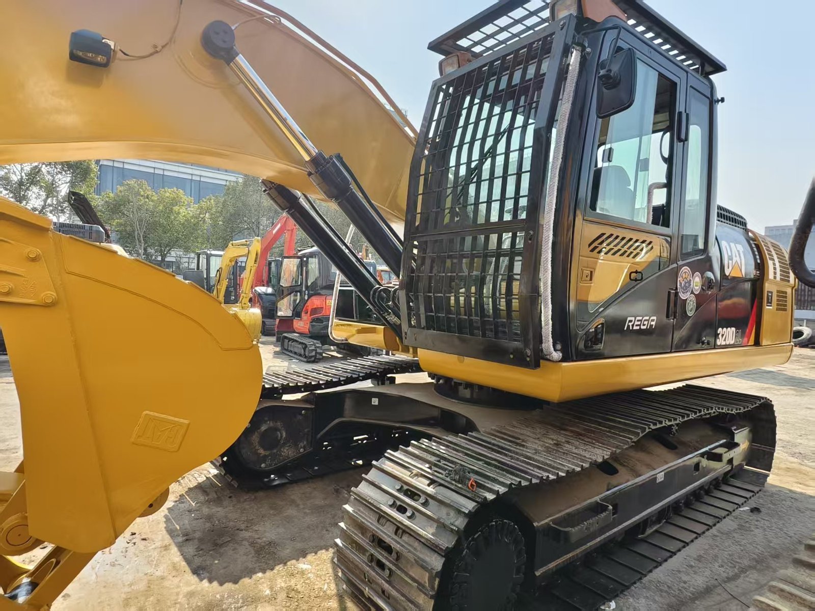 CAT 320D used excavator 0 photo 2