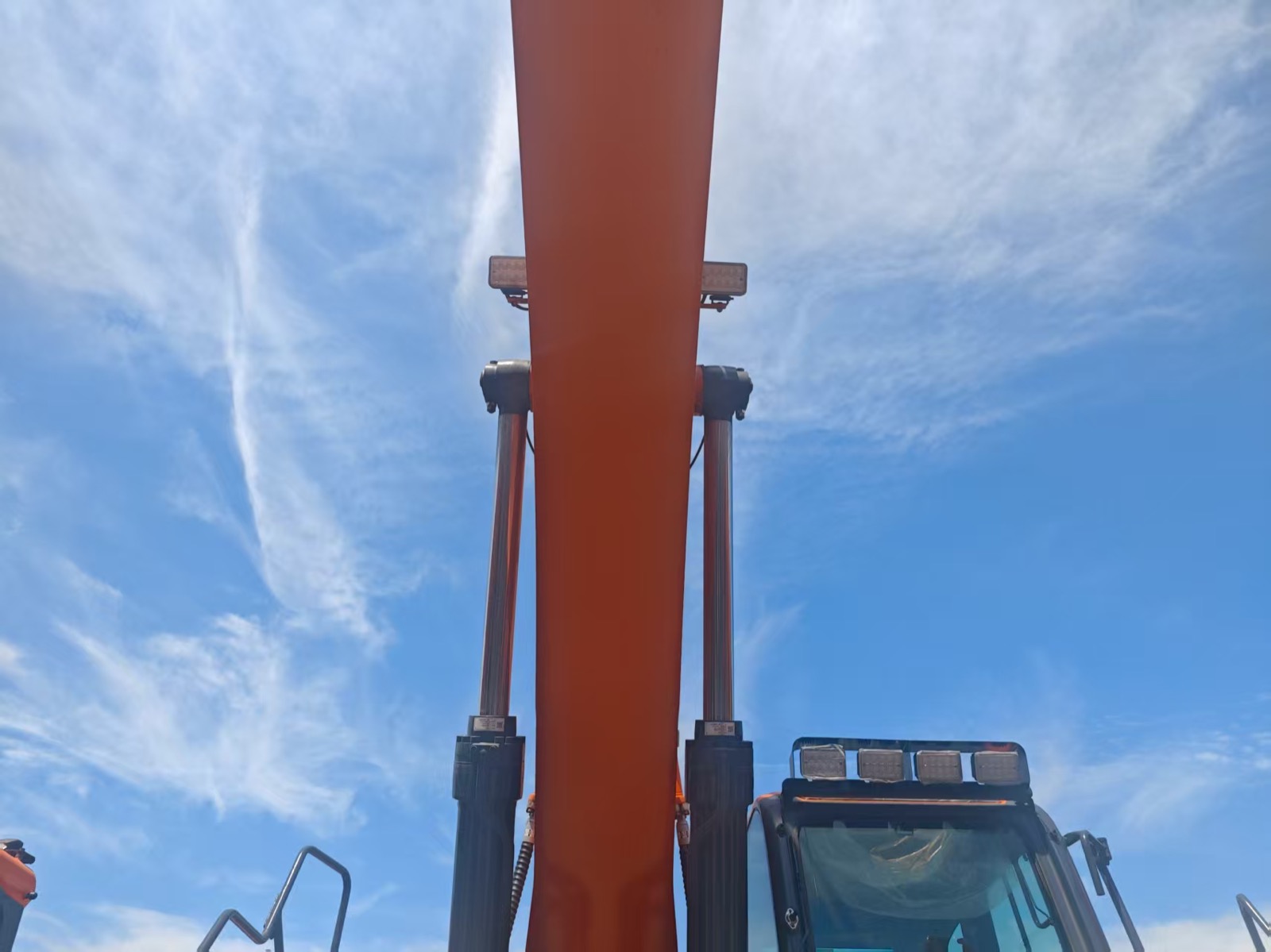 Doosan DX400LC-7B used excavator 0 photo 2