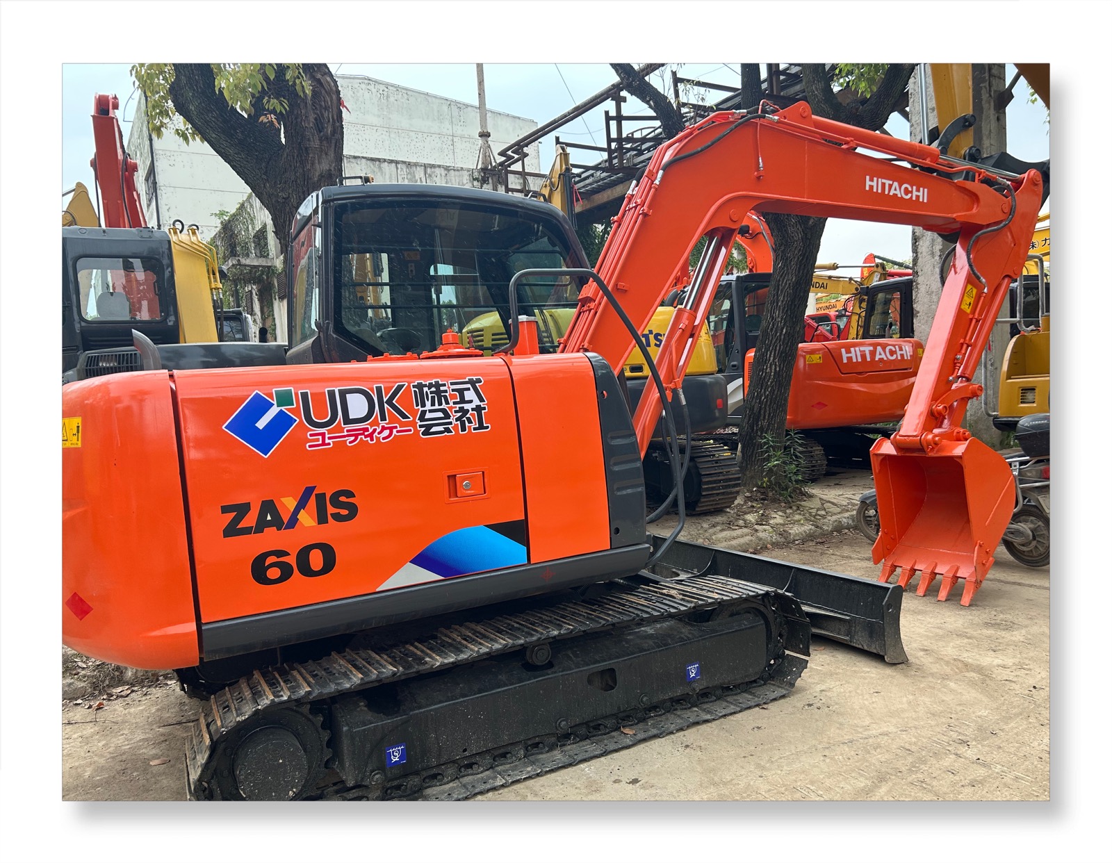 Hitachi 60 Mini used excavator 0 photo 2