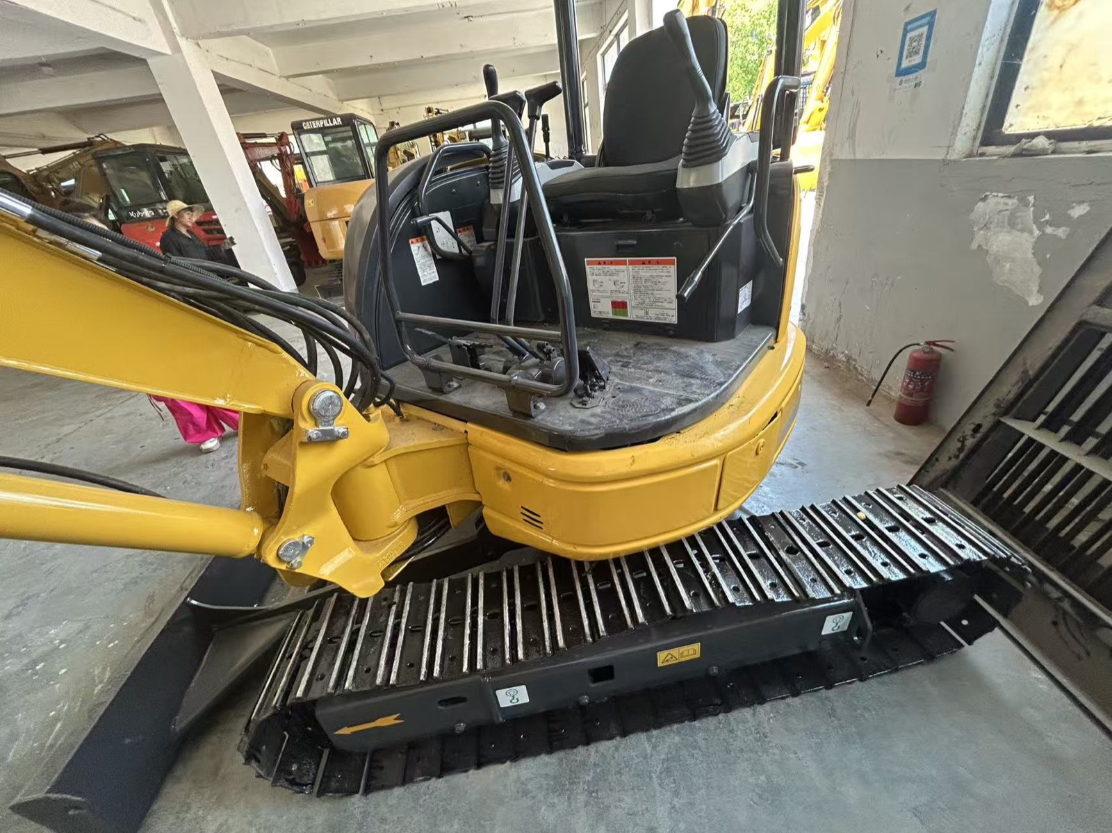 Komatsu PC35 Mini used excavator 0 photo 3