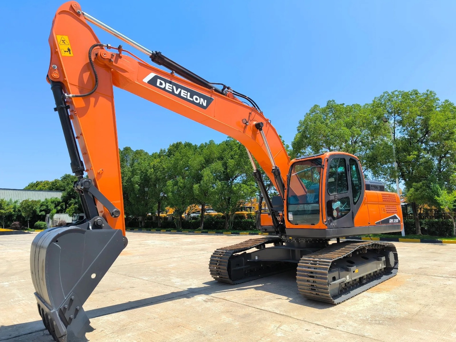 Doosan DX210 used excavator 0 photo 2