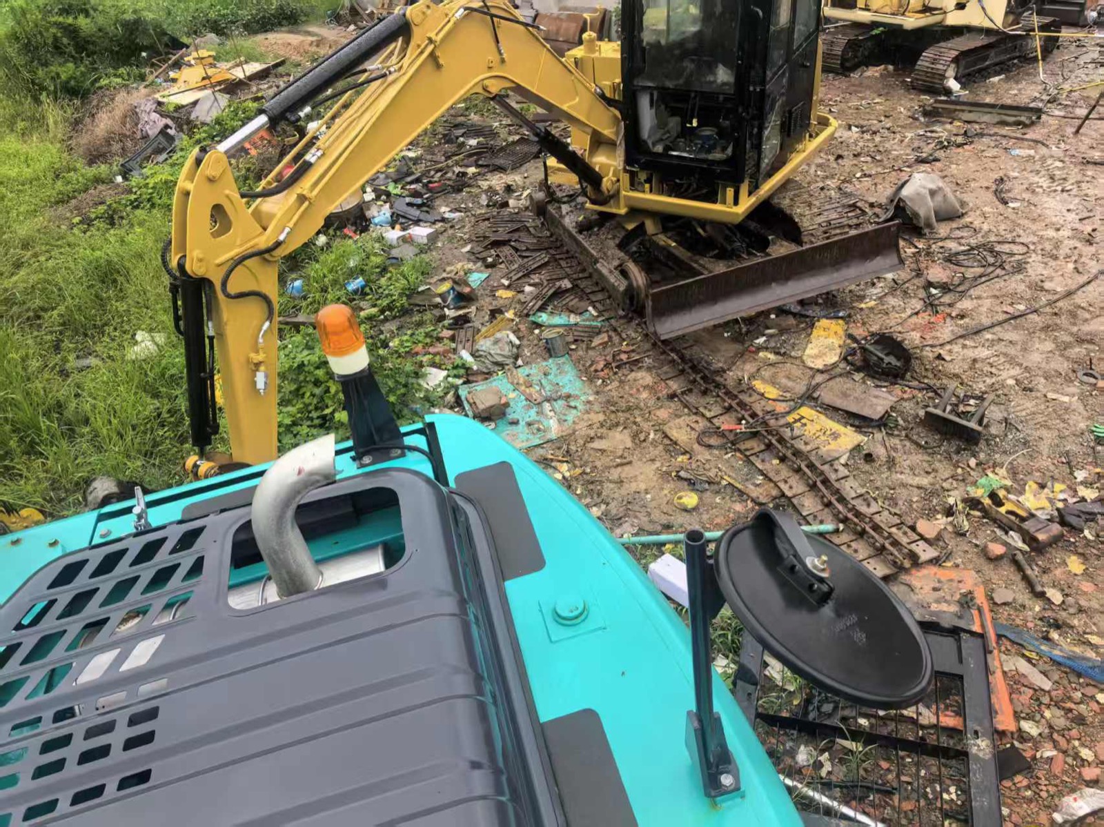 Kobelco SK210 used excavator 0 photo 5