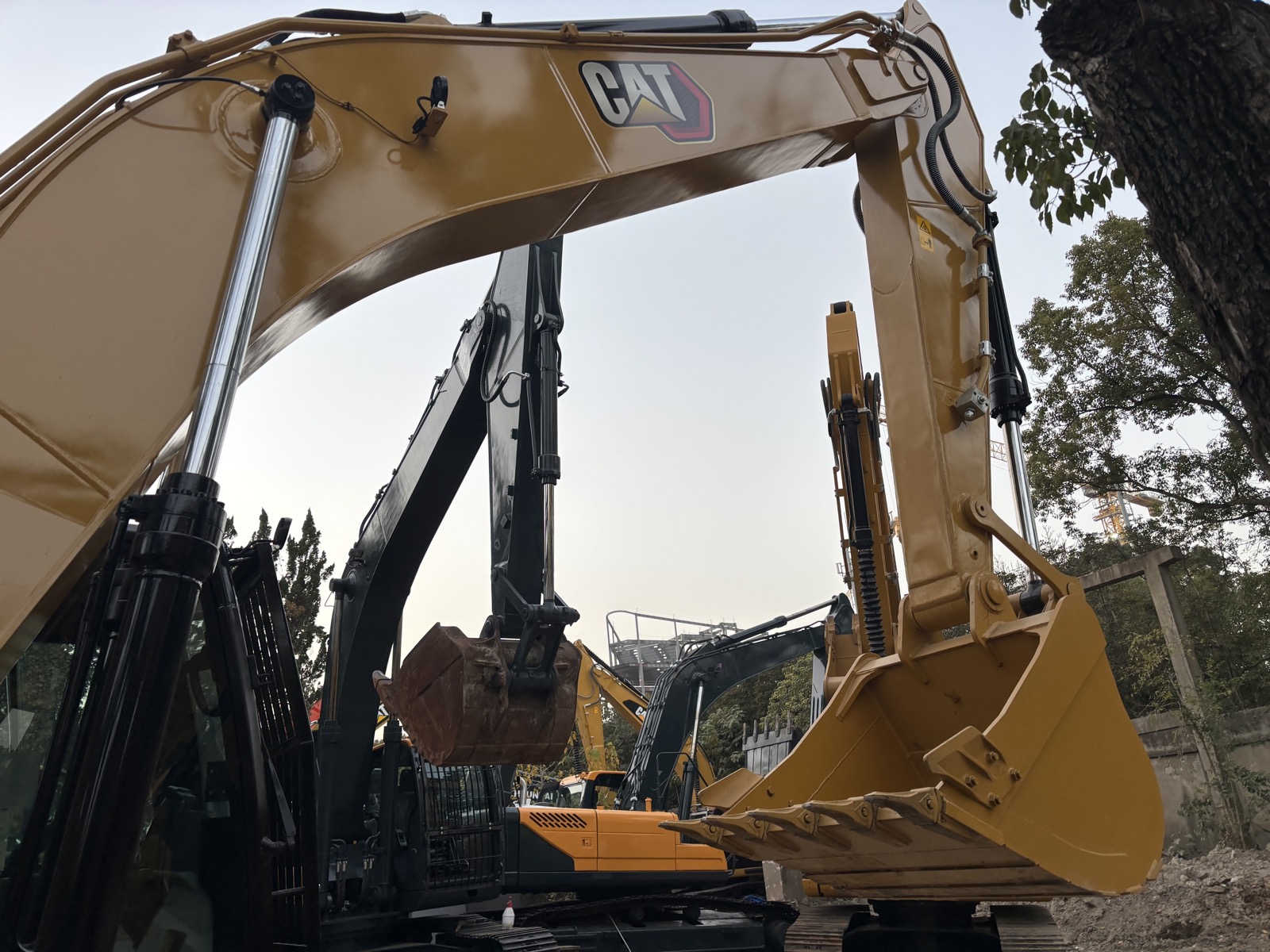 CAT 320 used excavator 0 photo 7