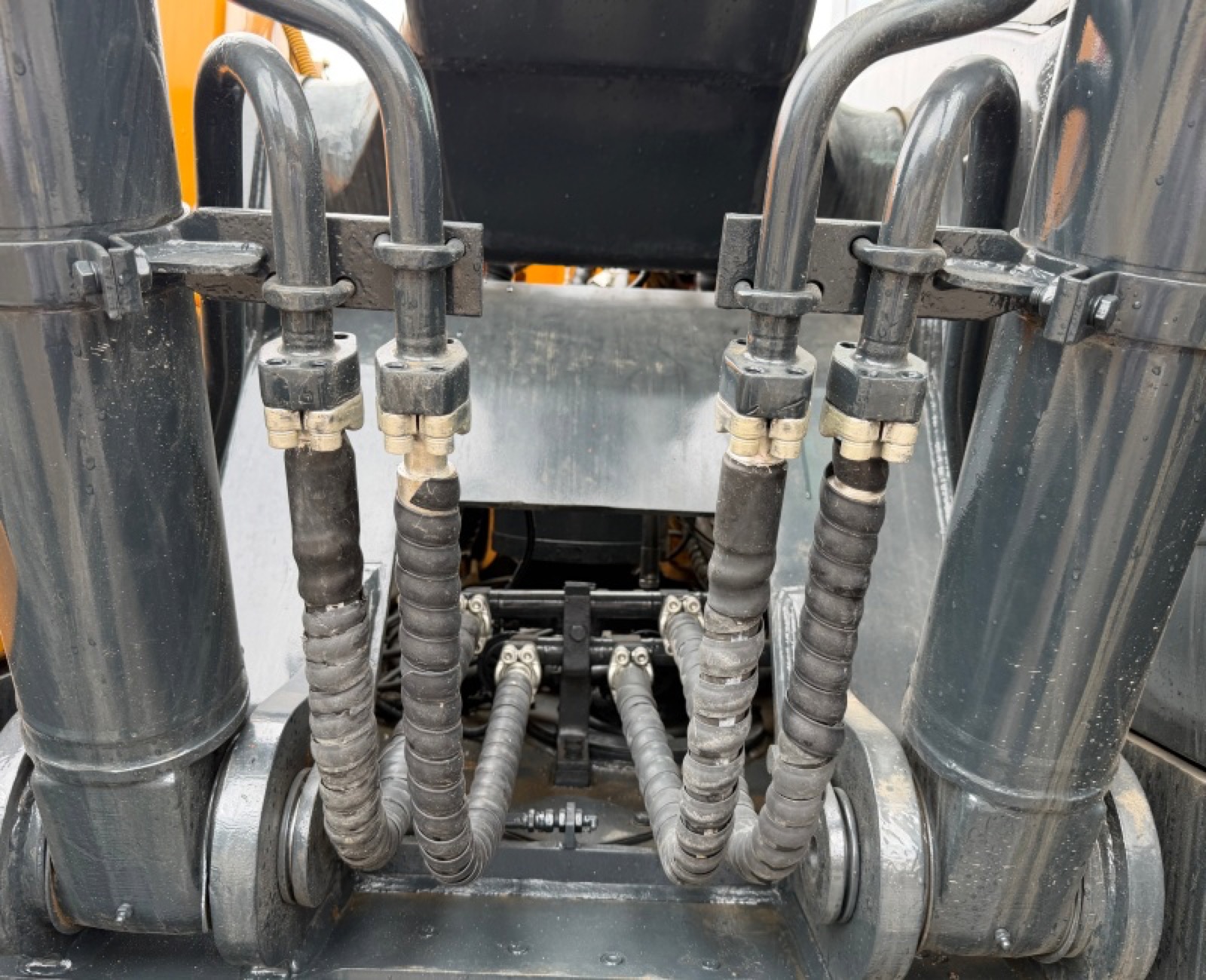 Hyundai 220 used excavator 0 photo 7