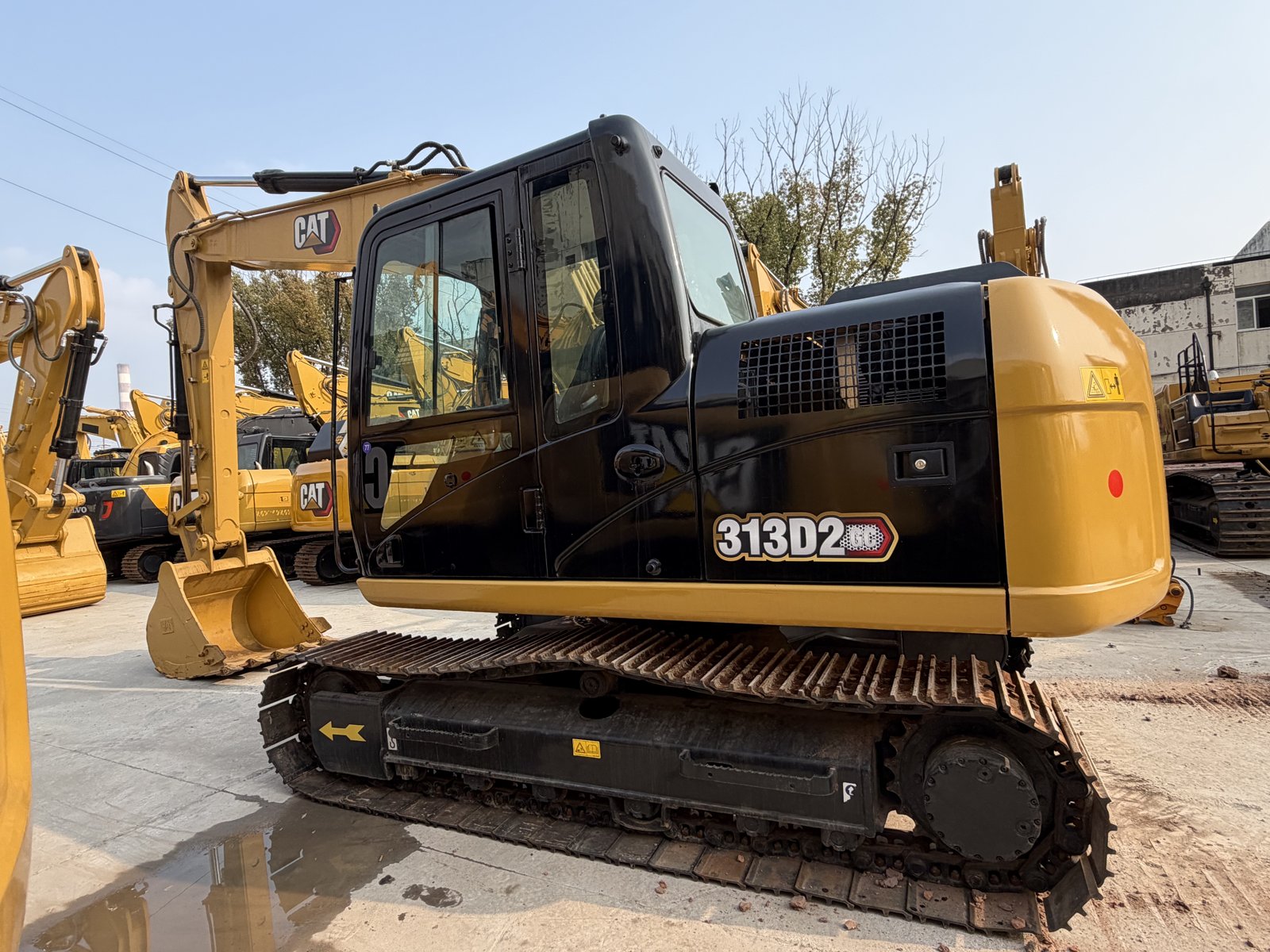 CAT 313 used excavator 0 photo 2