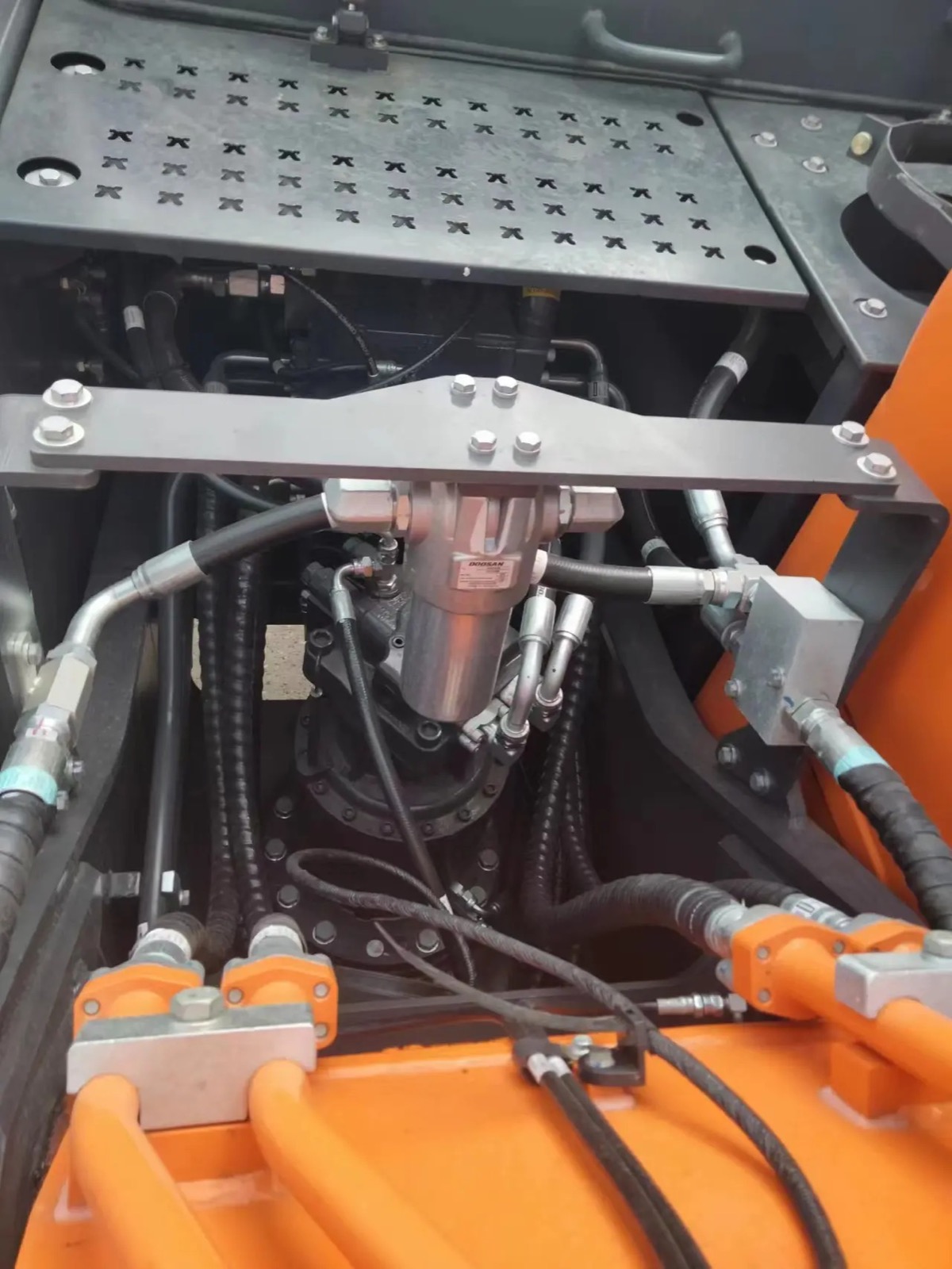 Doosan DX225LC used excavator 0 photo 4