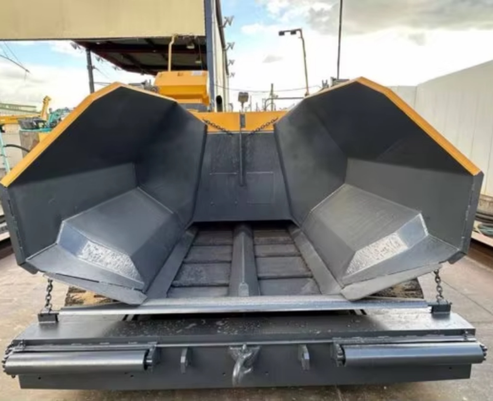 CAT AP600E Asphalt Paver for Sale used excavator 0 photo 4