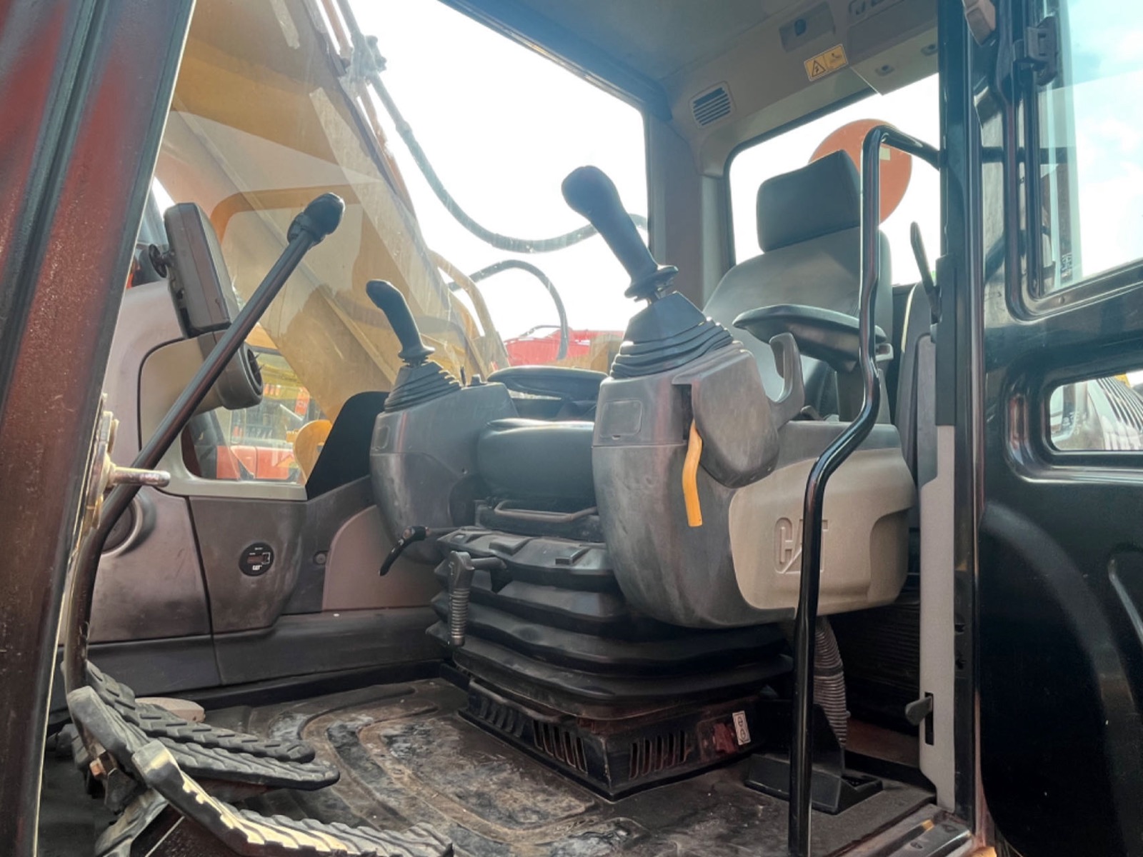 CAT 315D2 used excavator 0 photo 6