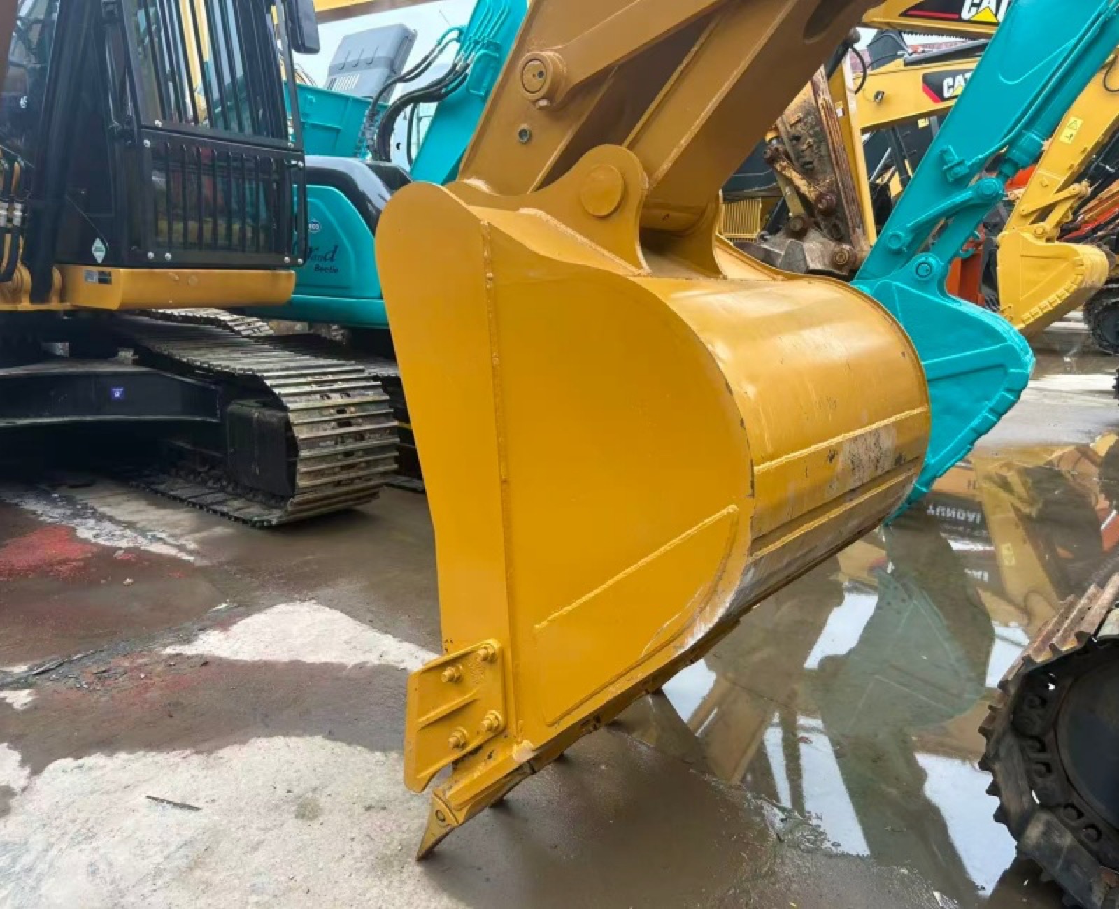 CAT 323D2L used excavator 0 photo 2