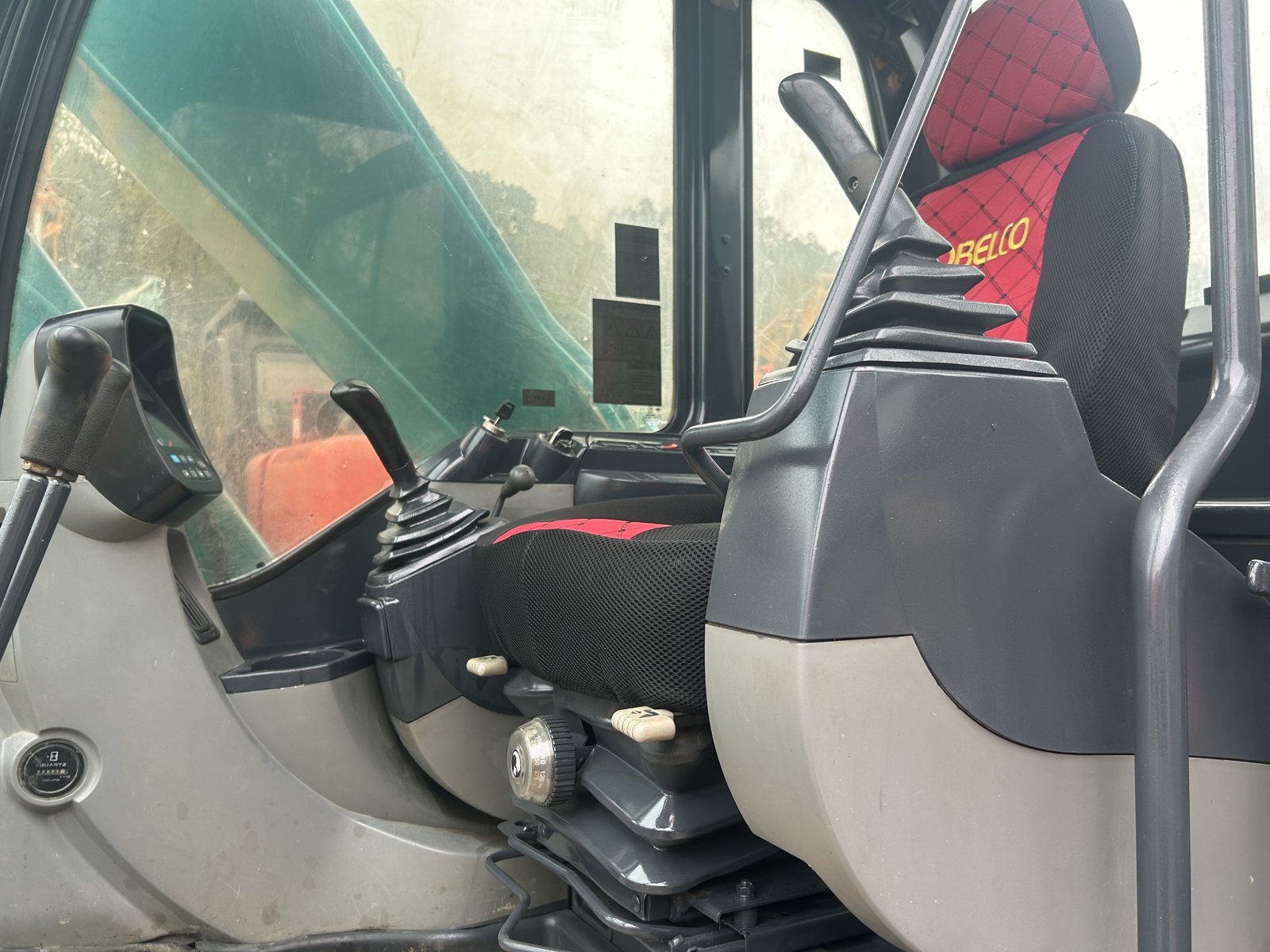Kobelco 75 Mini used excavator 0 photo 3